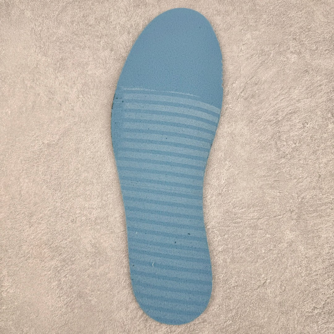 图片[11]-＃奥莱Zp订单福利 Air Jordan AJ1 Low 低帮复古潮流百搭篮球鞋 DC0774-200 独家渠道 市面未流通批次 奥莱直播间499 599一样的东西 碾压市面现存所有版本 公司一样的东西 超值回馈 帮你省钱 支持各种鉴定 Air Jordan 1 于1985年推出 是耐克第一双以乔丹名字命名的篮球鞋 正是这双鞋 开启了一个时代 其外形的灵感来自于在当年风靡一时的Air Force 1 同时降低中底厚度 減轻重量 增加贴地感 并采用了后掌Air Sole气垫 最经典的飞翼 Logo来自于当时的Nike创意总监 Peter Moore 作为一款革命性的球鞋 AirJordan 1曾因违反了当时联盟的统一着装规定而被巨额罚款 但这道禁令却也令Air Jordan 1火爆一时 遭到疯抢 并因此留下一段佳话 尺码：36 36.5 37.5 38 38.5 39 40 40.5 41 42 42.5 43 44 44.5-选品中心