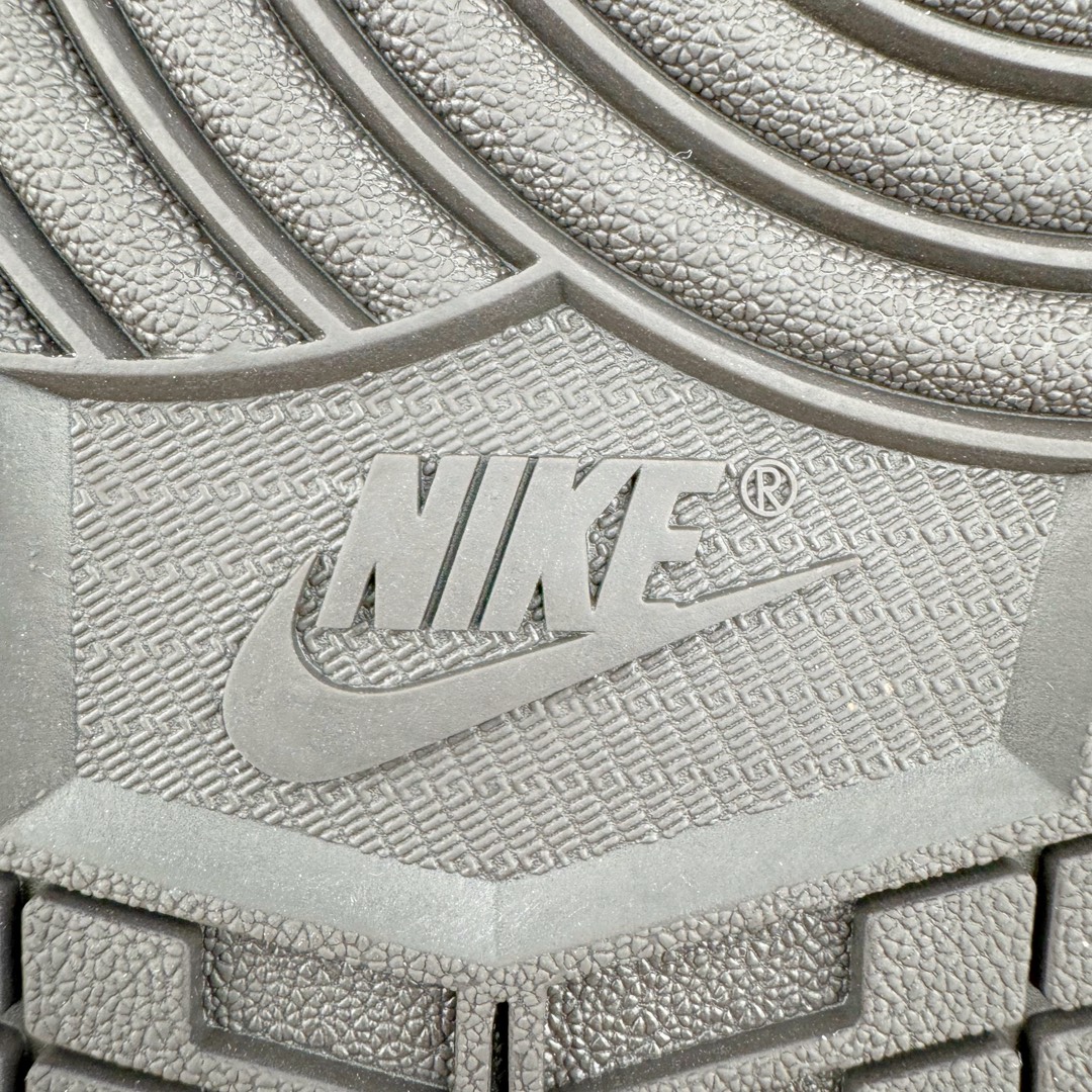 图片[19]-＃奥莱Zp订单福利 Air Jordan AJ1 Low 低帮复古潮流百搭篮球鞋 DC0774-200 独家渠道 市面未流通批次 奥莱直播间499 599一样的东西 碾压市面现存所有版本 公司一样的东西 超值回馈 帮你省钱 支持各种鉴定 Air Jordan 1 于1985年推出 是耐克第一双以乔丹名字命名的篮球鞋 正是这双鞋 开启了一个时代 其外形的灵感来自于在当年风靡一时的Air Force 1 同时降低中底厚度 減轻重量 增加贴地感 并采用了后掌Air Sole气垫 最经典的飞翼 Logo来自于当时的Nike创意总监 Peter Moore 作为一款革命性的球鞋 AirJordan 1曾因违反了当时联盟的统一着装规定而被巨额罚款 但这道禁令却也令Air Jordan 1火爆一时 遭到疯抢 并因此留下一段佳话 尺码：36 36.5 37.5 38 38.5 39 40 40.5 41 42 42.5 43 44 44.5-选品中心