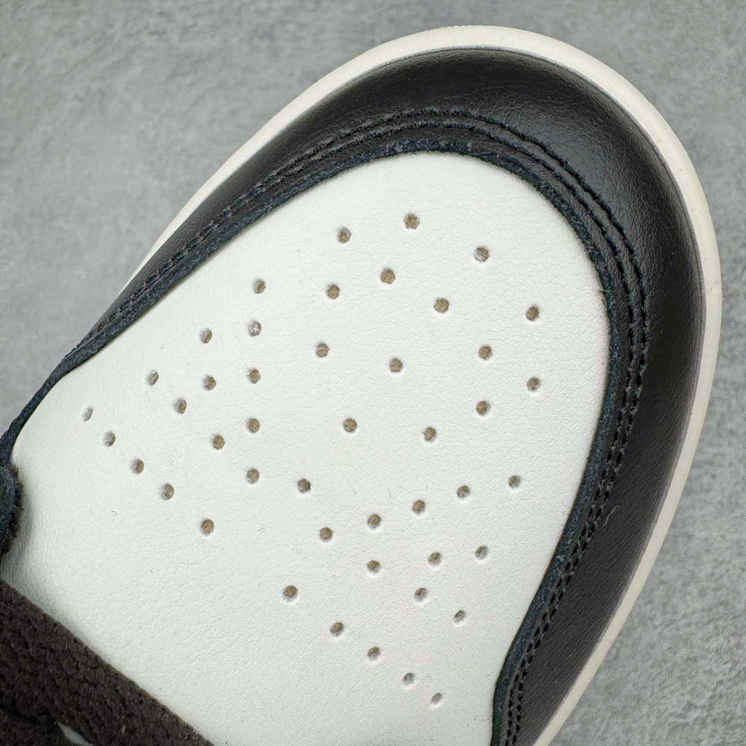 图片[17]-＃奥莱Zp订单福利 Air Jordan AJ1 Low 低帮复古潮流百搭篮球鞋 DC0774-200 独家渠道 市面未流通批次 奥莱直播间499 599一样的东西 碾压市面现存所有版本 公司一样的东西 超值回馈 帮你省钱 支持各种鉴定 Air Jordan 1 于1985年推出 是耐克第一双以乔丹名字命名的篮球鞋 正是这双鞋 开启了一个时代 其外形的灵感来自于在当年风靡一时的Air Force 1 同时降低中底厚度 減轻重量 增加贴地感 并采用了后掌Air Sole气垫 最经典的飞翼 Logo来自于当时的Nike创意总监 Peter Moore 作为一款革命性的球鞋 AirJordan 1曾因违反了当时联盟的统一着装规定而被巨额罚款 但这道禁令却也令Air Jordan 1火爆一时 遭到疯抢 并因此留下一段佳话 尺码：36 36.5 37.5 38 38.5 39 40 40.5 41 42 42.5 43 44 44.5-选品中心