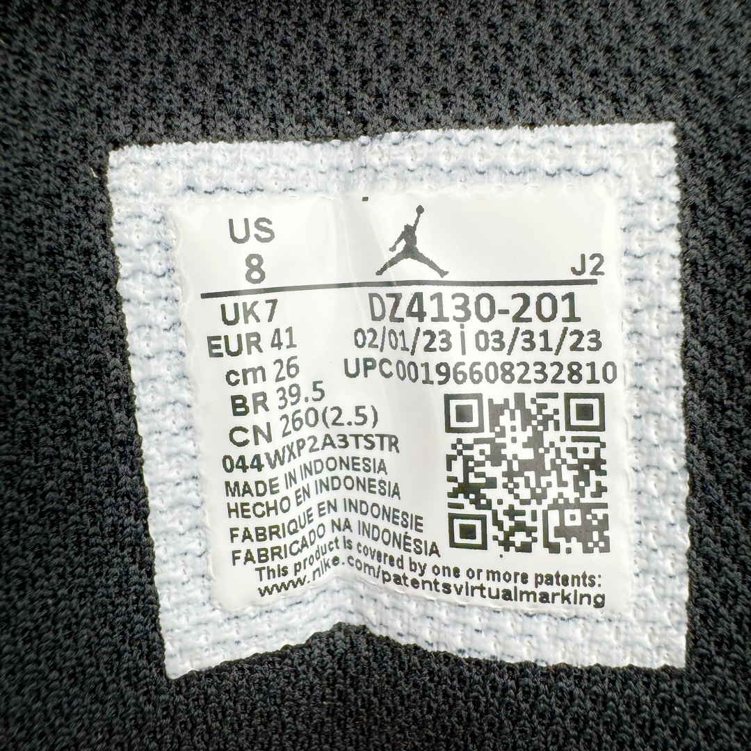 图片[12]-＃奥莱Zp订单福利 Air Jordan AJ1 Low 低帮复古潮流百搭篮球鞋 DZ4130-201 独家渠道 市面未流通批次 奥莱直播间499 599一样的东西 碾压市面现存所有版本 公司一样的东西 超值回馈 帮你省钱 支持各种鉴定 Air Jordan 1 于1985年推出 是耐克第一双以乔丹名字命名的篮球鞋 正是这双鞋 开启了一个时代 其外形的灵感来自于在当年风靡一时的Air Force 1 同时降低中底厚度 減轻重量 增加贴地感 并采用了后掌Air Sole气垫 最经典的飞翼 Logo来自于当时的Nike创意总监 Peter Moore 作为一款革命性的球鞋 AirJordan 1曾因违反了当时联盟的统一着装规定而被巨额罚款 但这道禁令却也令Air Jordan 1火爆一时 遭到疯抢 并因此留下一段佳话 尺码：40 40.5 41 42 42.5 43 44 44.5-选品中心