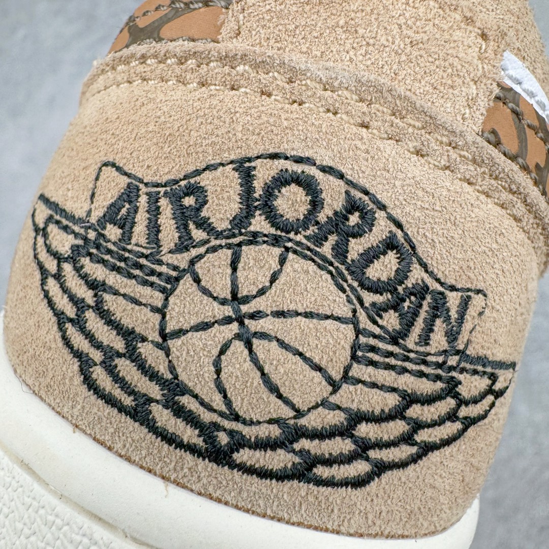 图片[15]-＃奥莱Zp订单福利 Air Jordan AJ1 Low 低帮复古潮流百搭篮球鞋 DZ4130-201 独家渠道 市面未流通批次 奥莱直播间499 599一样的东西 碾压市面现存所有版本 公司一样的东西 超值回馈 帮你省钱 支持各种鉴定 Air Jordan 1 于1985年推出 是耐克第一双以乔丹名字命名的篮球鞋 正是这双鞋 开启了一个时代 其外形的灵感来自于在当年风靡一时的Air Force 1 同时降低中底厚度 減轻重量 增加贴地感 并采用了后掌Air Sole气垫 最经典的飞翼 Logo来自于当时的Nike创意总监 Peter Moore 作为一款革命性的球鞋 AirJordan 1曾因违反了当时联盟的统一着装规定而被巨额罚款 但这道禁令却也令Air Jordan 1火爆一时 遭到疯抢 并因此留下一段佳话 尺码：40 40.5 41 42 42.5 43 44 44.5-选品中心