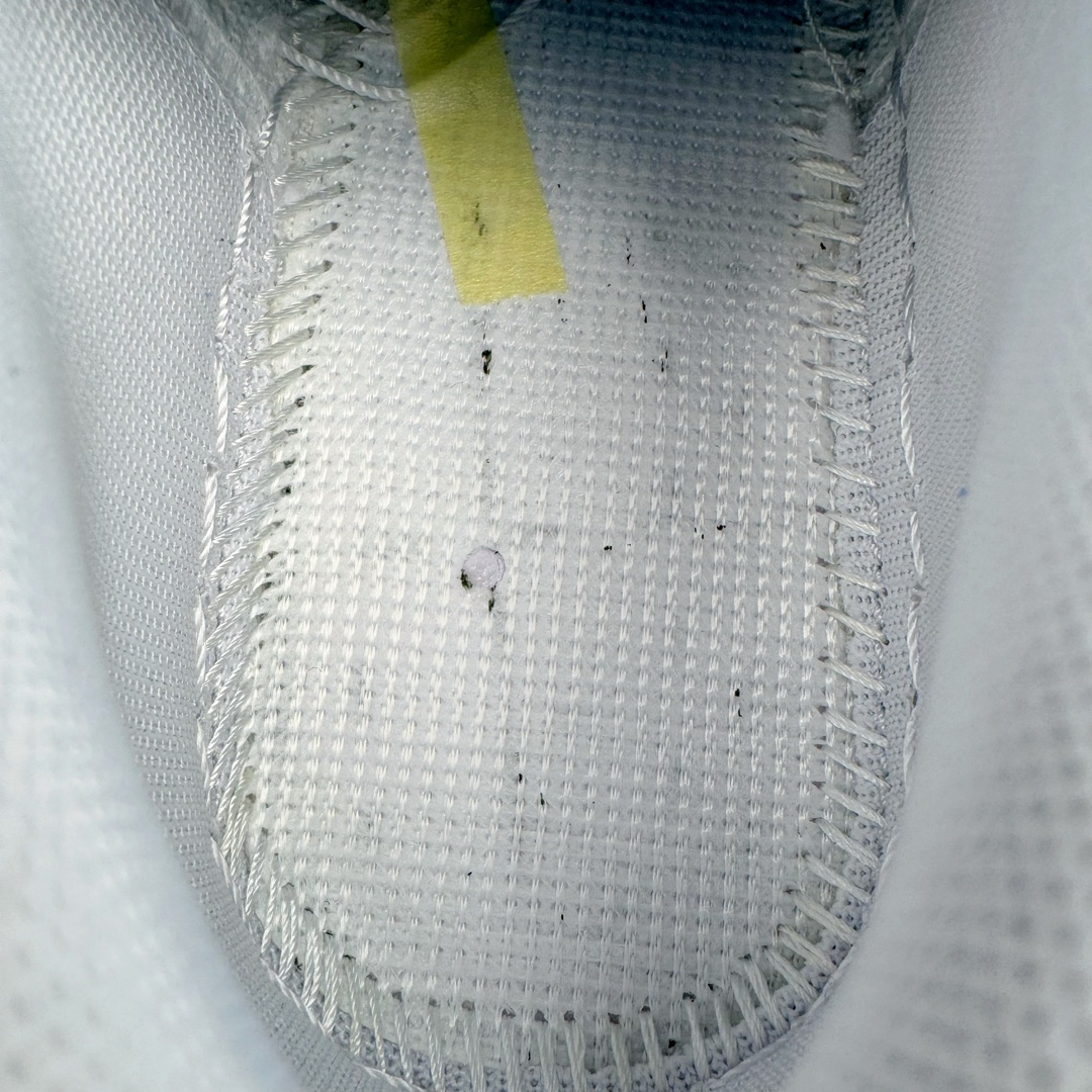 图片[10]-＃奥莱Zp订单福利 Air Jordan AJ1 Low 低帮复古潮流百搭篮球鞋 FQ9112-100 独家渠道 市面未流通批次 奥莱直播间499 599一样的东西 碾压市面现存所有版本 公司一样的东西 超值回馈 帮你省钱 支持各种鉴定 Air Jordan 1 于1985年推出 是耐克第一双以乔丹名字命名的篮球鞋 正是这双鞋 开启了一个时代 其外形的灵感来自于在当年风靡一时的Air Force 1 同时降低中底厚度 減轻重量 增加贴地感 并采用了后掌Air Sole气垫 最经典的飞翼 Logo来自于当时的Nike创意总监 Peter Moore 作为一款革命性的球鞋 AirJordan 1曾因违反了当时联盟的统一着装规定而被巨额罚款 但这道禁令却也令Air Jordan 1火爆一时 遭到疯抢 并因此留下一段佳话 尺码：36 36.5 37.5 38 38.5 39 40-选品中心