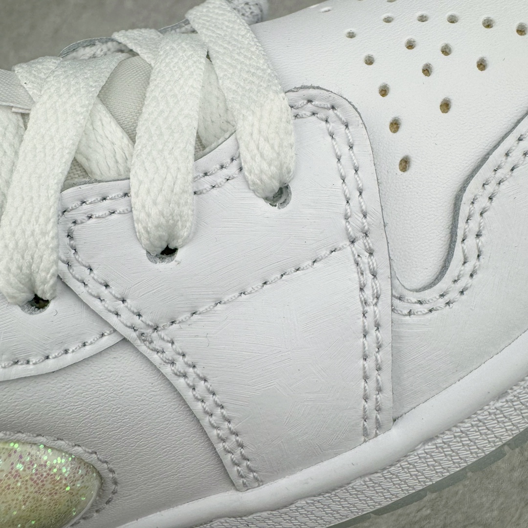 图片[20]-＃奥莱Zp订单福利 Air Jordan AJ1 Low 低帮复古潮流百搭篮球鞋 FQ9112-100 独家渠道 市面未流通批次 奥莱直播间499 599一样的东西 碾压市面现存所有版本 公司一样的东西 超值回馈 帮你省钱 支持各种鉴定 Air Jordan 1 于1985年推出 是耐克第一双以乔丹名字命名的篮球鞋 正是这双鞋 开启了一个时代 其外形的灵感来自于在当年风靡一时的Air Force 1 同时降低中底厚度 減轻重量 增加贴地感 并采用了后掌Air Sole气垫 最经典的飞翼 Logo来自于当时的Nike创意总监 Peter Moore 作为一款革命性的球鞋 AirJordan 1曾因违反了当时联盟的统一着装规定而被巨额罚款 但这道禁令却也令Air Jordan 1火爆一时 遭到疯抢 并因此留下一段佳话 尺码：36 36.5 37.5 38 38.5 39 40-选品中心