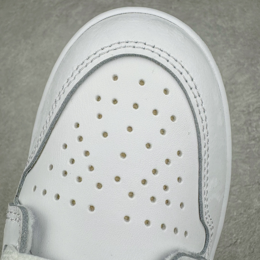 图片[18]-＃奥莱Zp订单福利 Air Jordan AJ1 Low 低帮复古潮流百搭篮球鞋 FQ9112-100 独家渠道 市面未流通批次 奥莱直播间499 599一样的东西 碾压市面现存所有版本 公司一样的东西 超值回馈 帮你省钱 支持各种鉴定 Air Jordan 1 于1985年推出 是耐克第一双以乔丹名字命名的篮球鞋 正是这双鞋 开启了一个时代 其外形的灵感来自于在当年风靡一时的Air Force 1 同时降低中底厚度 減轻重量 增加贴地感 并采用了后掌Air Sole气垫 最经典的飞翼 Logo来自于当时的Nike创意总监 Peter Moore 作为一款革命性的球鞋 AirJordan 1曾因违反了当时联盟的统一着装规定而被巨额罚款 但这道禁令却也令Air Jordan 1火爆一时 遭到疯抢 并因此留下一段佳话 尺码：36 36.5 37.5 38 38.5 39 40-选品中心
