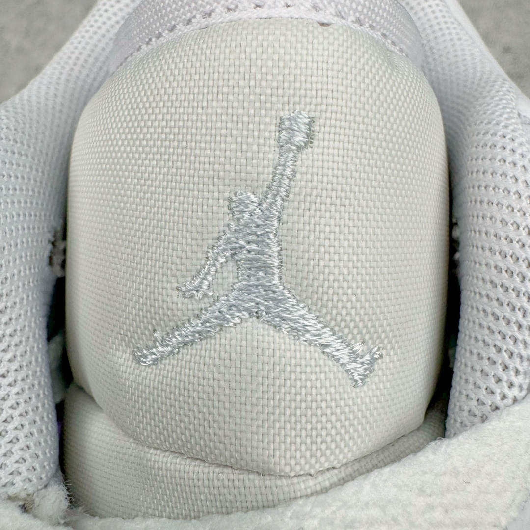 图片[15]-＃奥莱Zp订单福利 Air Jordan AJ1 Low 低帮复古潮流百搭篮球鞋 FQ9112-100 独家渠道 市面未流通批次 奥莱直播间499 599一样的东西 碾压市面现存所有版本 公司一样的东西 超值回馈 帮你省钱 支持各种鉴定 Air Jordan 1 于1985年推出 是耐克第一双以乔丹名字命名的篮球鞋 正是这双鞋 开启了一个时代 其外形的灵感来自于在当年风靡一时的Air Force 1 同时降低中底厚度 減轻重量 增加贴地感 并采用了后掌Air Sole气垫 最经典的飞翼 Logo来自于当时的Nike创意总监 Peter Moore 作为一款革命性的球鞋 AirJordan 1曾因违反了当时联盟的统一着装规定而被巨额罚款 但这道禁令却也令Air Jordan 1火爆一时 遭到疯抢 并因此留下一段佳话 尺码：36 36.5 37.5 38 38.5 39 40-选品中心