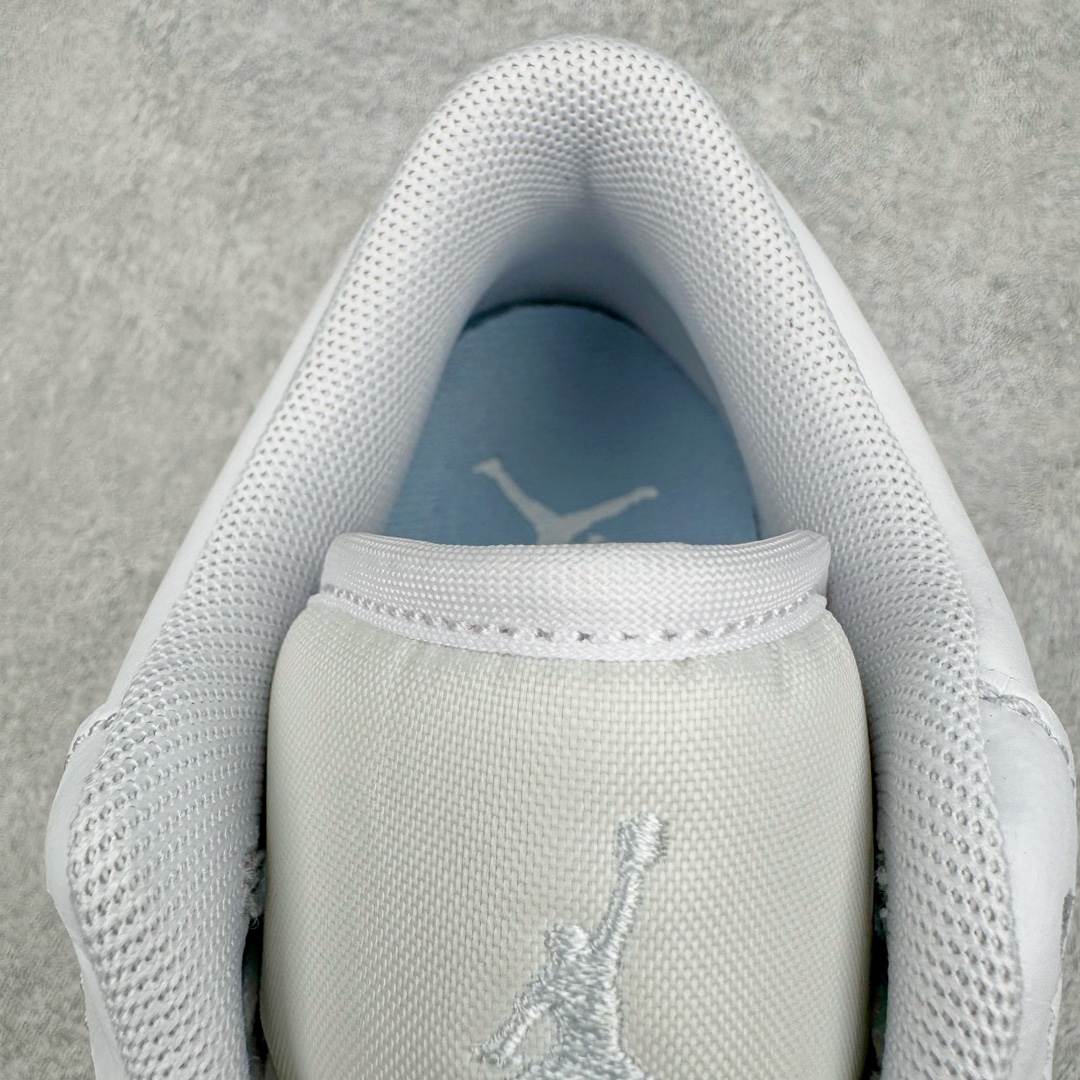 图片[14]-＃奥莱Zp订单福利 Air Jordan AJ1 Low 低帮复古潮流百搭篮球鞋 FQ9112-100 独家渠道 市面未流通批次 奥莱直播间499 599一样的东西 碾压市面现存所有版本 公司一样的东西 超值回馈 帮你省钱 支持各种鉴定 Air Jordan 1 于1985年推出 是耐克第一双以乔丹名字命名的篮球鞋 正是这双鞋 开启了一个时代 其外形的灵感来自于在当年风靡一时的Air Force 1 同时降低中底厚度 減轻重量 增加贴地感 并采用了后掌Air Sole气垫 最经典的飞翼 Logo来自于当时的Nike创意总监 Peter Moore 作为一款革命性的球鞋 AirJordan 1曾因违反了当时联盟的统一着装规定而被巨额罚款 但这道禁令却也令Air Jordan 1火爆一时 遭到疯抢 并因此留下一段佳话 尺码：36 36.5 37.5 38 38.5 39 40-选品中心