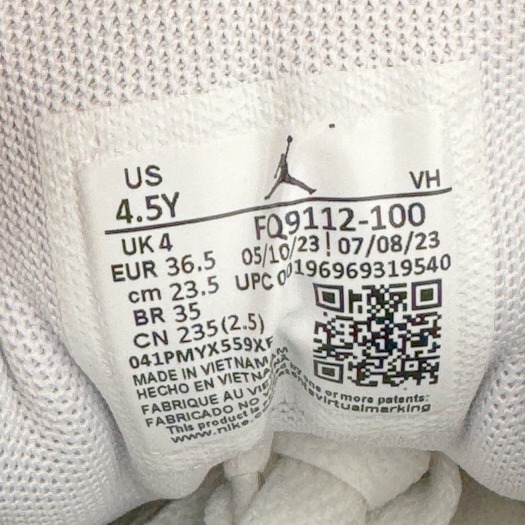 图片[12]-＃奥莱Zp订单福利 Air Jordan AJ1 Low 低帮复古潮流百搭篮球鞋 FQ9112-100 独家渠道 市面未流通批次 奥莱直播间499 599一样的东西 碾压市面现存所有版本 公司一样的东西 超值回馈 帮你省钱 支持各种鉴定 Air Jordan 1 于1985年推出 是耐克第一双以乔丹名字命名的篮球鞋 正是这双鞋 开启了一个时代 其外形的灵感来自于在当年风靡一时的Air Force 1 同时降低中底厚度 減轻重量 增加贴地感 并采用了后掌Air Sole气垫 最经典的飞翼 Logo来自于当时的Nike创意总监 Peter Moore 作为一款革命性的球鞋 AirJordan 1曾因违反了当时联盟的统一着装规定而被巨额罚款 但这道禁令却也令Air Jordan 1火爆一时 遭到疯抢 并因此留下一段佳话 尺码：36 36.5 37.5 38 38.5 39 40-选品中心