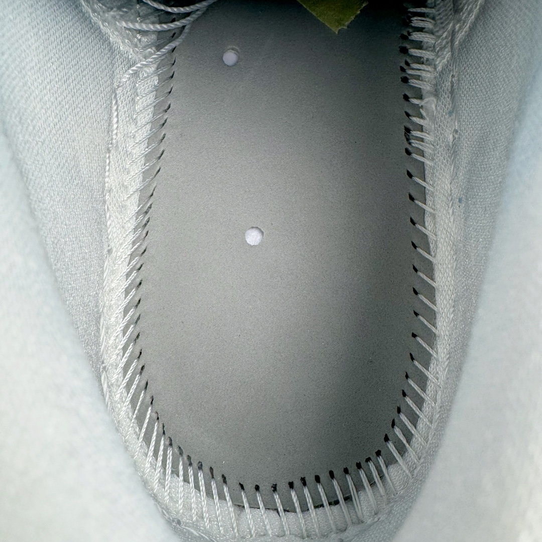 图片[10]-＃奥莱Zp订单福利 Air Jordan AJ1 Low 低帮复古潮流百搭篮球鞋 DC0774-105 独家渠道 市面未流通批次 奥莱直播间499 599一样的东西 碾压市面现存所有版本 公司一样的东西 超值回馈 帮你省钱 支持各种鉴定 Air Jordan 1 于1985年推出 是耐克第一双以乔丹名字命名的篮球鞋 正是这双鞋 开启了一个时代 其外形的灵感来自于在当年风靡一时的Air Force 1 同时降低中底厚度 減轻重量 增加贴地感 并采用了后掌Air Sole气垫 最经典的飞翼 Logo来自于当时的Nike创意总监 Peter Moore 作为一款革命性的球鞋 AirJordan 1曾因违反了当时联盟的统一着装规定而被巨额罚款 但这道禁令却也令Air Jordan 1火爆一时 遭到疯抢 并因此留下一段佳话 尺码：36 36.5 37.5 38 38.5 39 40-选品中心