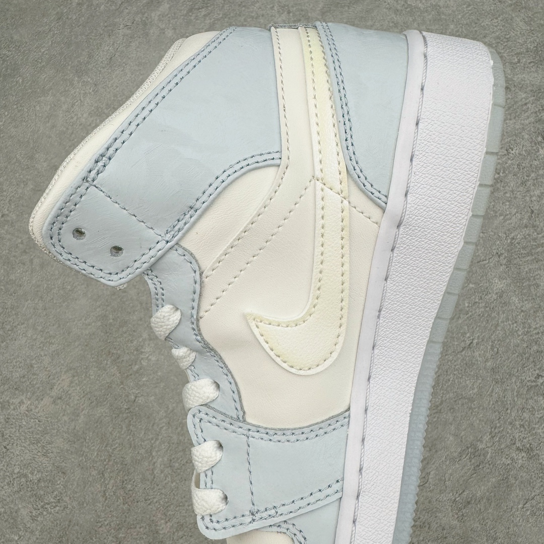 图片[7]-＃奥莱Zp订单福利 Air Jordan AJ1 Mid 中帮复古潮流百搭篮球鞋 FQ9117-400 独家渠道 市面未流通批次 奥莱直播间499 599一样的东西 碾压市面现存所有版本 公司一样的东西 超值回馈 帮你省钱 支持各种鉴定 Air Jordan 1 于1985年推出 是耐克第一双以乔丹名字命名的篮球鞋 正是这双鞋 开启了一个时代 其外形的灵感来自于在当年风靡一时的Air Force 1 同时降低中底厚度 減轻重量 增加贴地感 并采用了后掌Air Sole气垫 最经典的飞翼 Logo来自于当时的Nike创意总监 Peter Moore 作为一款革命性的球鞋 AirJordan 1曾因违反了当时联盟的统一着装规定而被巨额罚款 但这道禁令却也令Air Jordan 1火爆一时 遭到疯抢 并因此留下一段佳话 尺码：36 36.5 37.5 38 38.5 39 40-选品中心