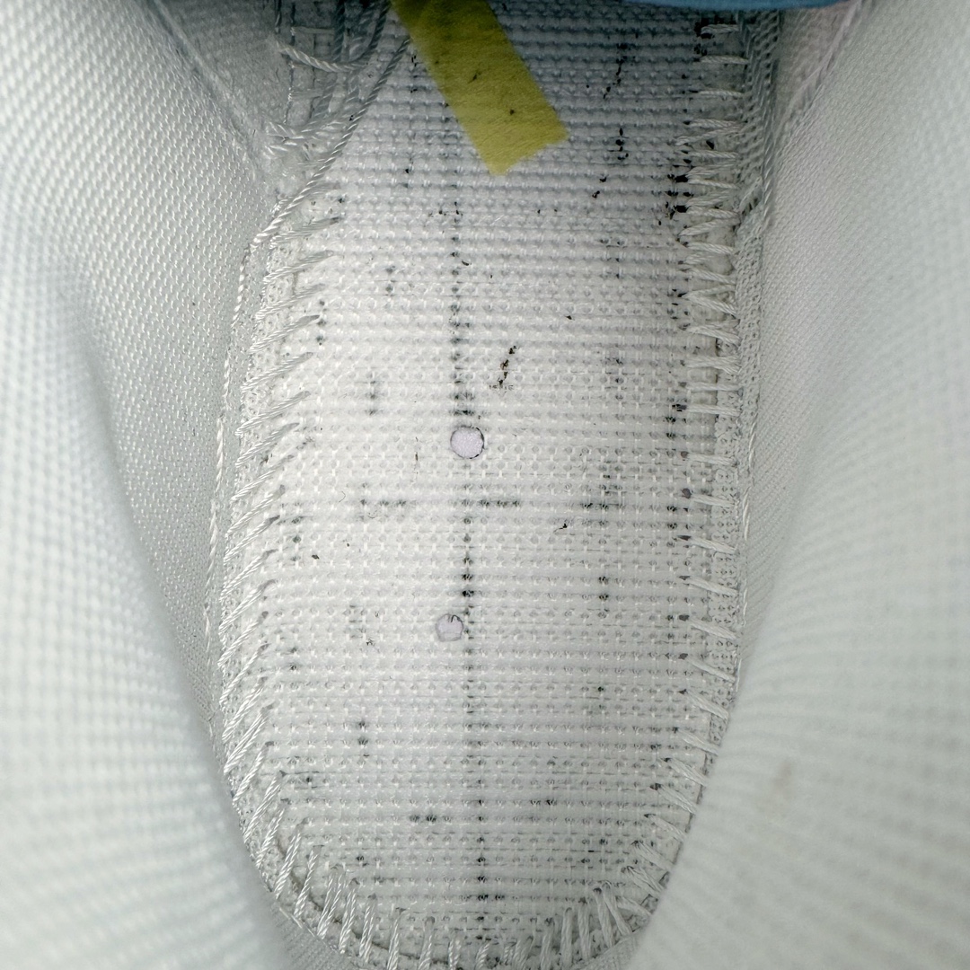 图片[21]-＃奥莱Zp订单福利 Air Jordan AJ1 Mid 中帮复古潮流百搭篮球鞋 FQ9117-400 独家渠道 市面未流通批次 奥莱直播间499 599一样的东西 碾压市面现存所有版本 公司一样的东西 超值回馈 帮你省钱 支持各种鉴定 Air Jordan 1 于1985年推出 是耐克第一双以乔丹名字命名的篮球鞋 正是这双鞋 开启了一个时代 其外形的灵感来自于在当年风靡一时的Air Force 1 同时降低中底厚度 減轻重量 增加贴地感 并采用了后掌Air Sole气垫 最经典的飞翼 Logo来自于当时的Nike创意总监 Peter Moore 作为一款革命性的球鞋 AirJordan 1曾因违反了当时联盟的统一着装规定而被巨额罚款 但这道禁令却也令Air Jordan 1火爆一时 遭到疯抢 并因此留下一段佳话 尺码：36 36.5 37.5 38 38.5 39 40-选品中心