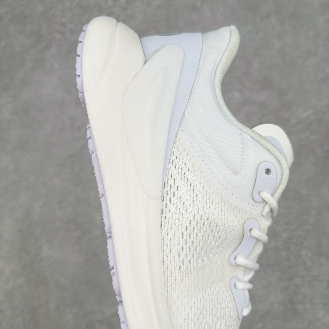 图片[6]-Lululemon W Chargefeel Workout Low 露露乐蒙查奇系列低帮健身训练透气休闲运动慢跑鞋 加拿大运动服饰品牌lululemon宣布推出第二款运动鞋Chargefeel。据了解，Chargefeel运动鞋分为中帮和低帮两款，共有14个颜色可选。今年3月，lululemon发布了品牌首款鞋履Blissfeel女士跑鞋，从瑜伽服起家的该品牌，就此正式进军鞋履细分。和首款跑鞋不同，此次Chargefeel的一大卖点就是“一双多能”，可以覆盖跑步、综训等多样运动。而从价格段来看，两者均属于中高端定位的运动鞋。尺码：36 36.5 37.5 38 38.5 39 40 40.5 41 42 42.5 43 44-选品中心