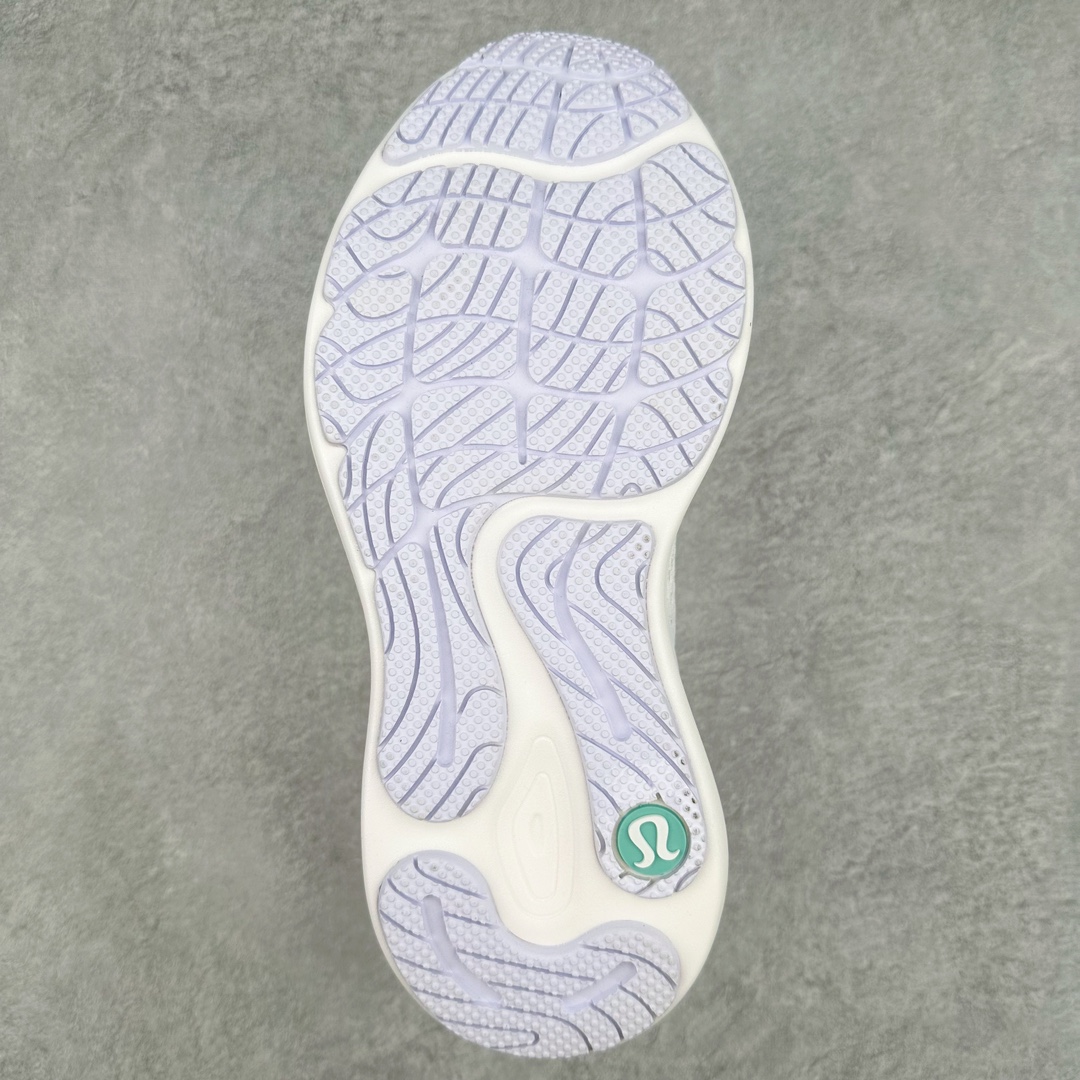 图片[9]-Lululemon W Chargefeel Workout Low 露露乐蒙查奇系列低帮健身训练透气休闲运动慢跑鞋 加拿大运动服饰品牌lululemon宣布推出第二款运动鞋Chargefeel。据了解，Chargefeel运动鞋分为中帮和低帮两款，共有14个颜色可选。今年3月，lululemon发布了品牌首款鞋履Blissfeel女士跑鞋，从瑜伽服起家的该品牌，就此正式进军鞋履细分。和首款跑鞋不同，此次Chargefeel的一大卖点就是“一双多能”，可以覆盖跑步、综训等多样运动。而从价格段来看，两者均属于中高端定位的运动鞋。尺码：36 36.5 37.5 38 38.5 39 40 40.5 41 42 42.5 43 44-选品中心