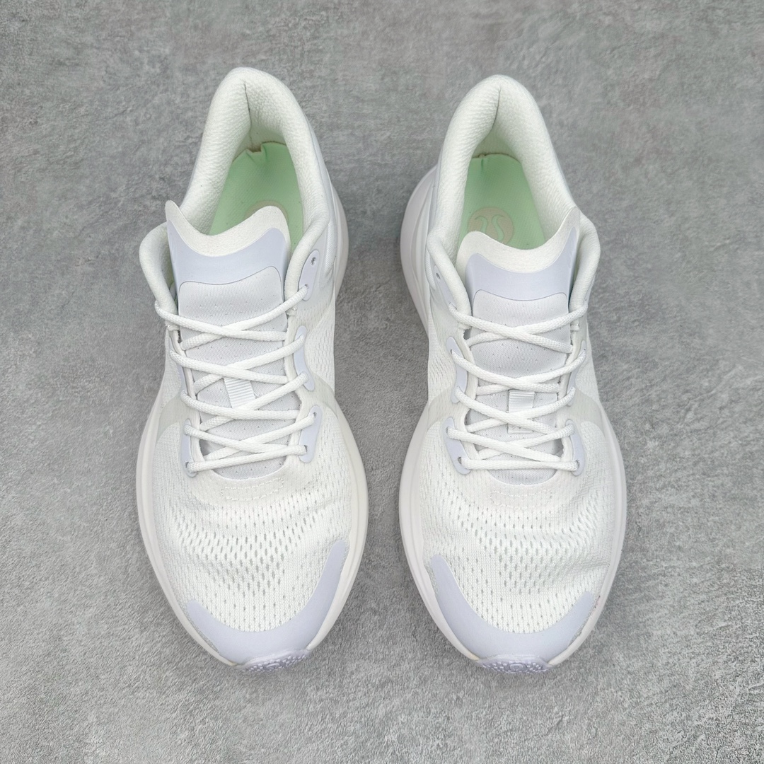 图片[2]-Lululemon W Chargefeel Workout Low 露露乐蒙查奇系列低帮健身训练透气休闲运动慢跑鞋 加拿大运动服饰品牌lululemon宣布推出第二款运动鞋Chargefeel。据了解，Chargefeel运动鞋分为中帮和低帮两款，共有14个颜色可选。今年3月，lululemon发布了品牌首款鞋履Blissfeel女士跑鞋，从瑜伽服起家的该品牌，就此正式进军鞋履细分。和首款跑鞋不同，此次Chargefeel的一大卖点就是“一双多能”，可以覆盖跑步、综训等多样运动。而从价格段来看，两者均属于中高端定位的运动鞋。尺码：36 36.5 37.5 38 38.5 39 40 40.5 41 42 42.5 43 44-选品中心