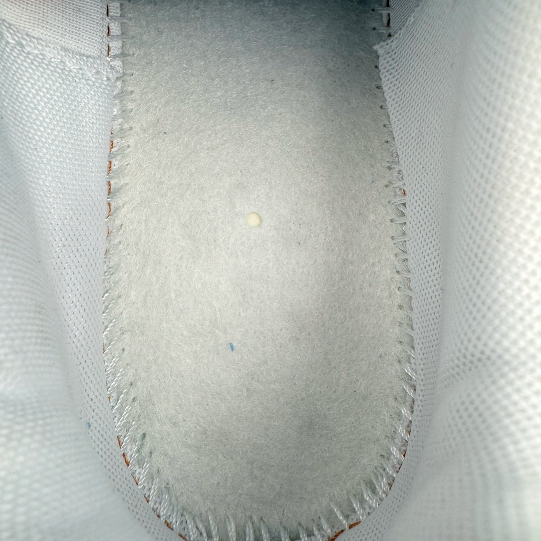 图片[10]-NK P-6000 系列低帮复古老爹风休闲运动舒适慢跑鞋 HF4308-072 融合 Pegasus 过往运动鞋设计 助力 21 世纪早期跑步运动跃升时尚新高度 采用透气网眼布、运动风格线条和耐穿覆面 兼具吸睛外观和舒适感受 中底泡绵以田径赛道为灵感 打造厚实设计 缔造出众缓震性能 尺码：36 36.5 37.5 38 38.5 39 40 40.5 41 42 42.5 43 44 44.5 45-选品中心