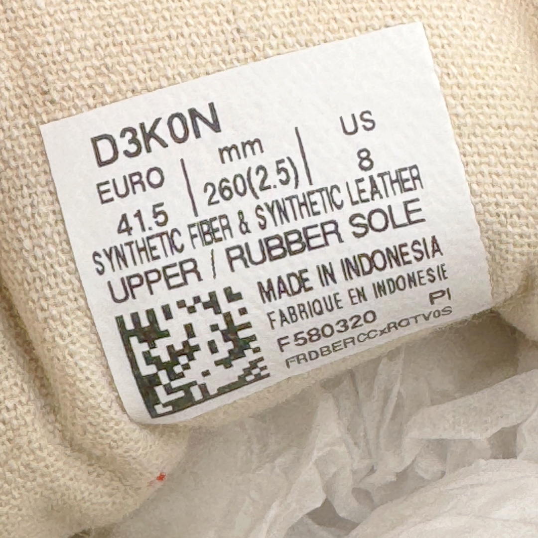 图片[20]-＃HK纯原福利 Asics Onitsuka Tiger MEXICO 66 亚瑟士鬼冢虎复古经典板鞋 市场最强版本 原厂牛津布加持 海外订单工厂出品 超成熟稳定的做工品控 原装全套纸板楦头开发 原汁原味 完美呈现版型 私模正确鞋底咬花纹路 一比一鞋头弧度高度鞋身弧度 绝不口嗨 细节品控鞋型随意秒杀市面 原档咬花纹路私模大底 一个单元有六个三角形 总体形拼接呈现花瓣状 官方四联吊牌 原装Ortholite轻量化鞋垫 原盒原配 质保卡 说明书 钢印防尘纸 纸板中底带钢印 乳胶组合鞋垫 支持全方位的对比专柜 产品从款式颜色造型上体现出追求舒适和细节的完美 鞋类更是推崇手工制作的严谨与完美 融舒适性与可穿性的设计风格 注重细节的完美和别致魅力 既保持稳重 又不失轻松的时尚感 尺码：36 37 37.5 38 39 39.5 40 40.5 41.5 42 42.5 43.5 44 45 46-选品中心