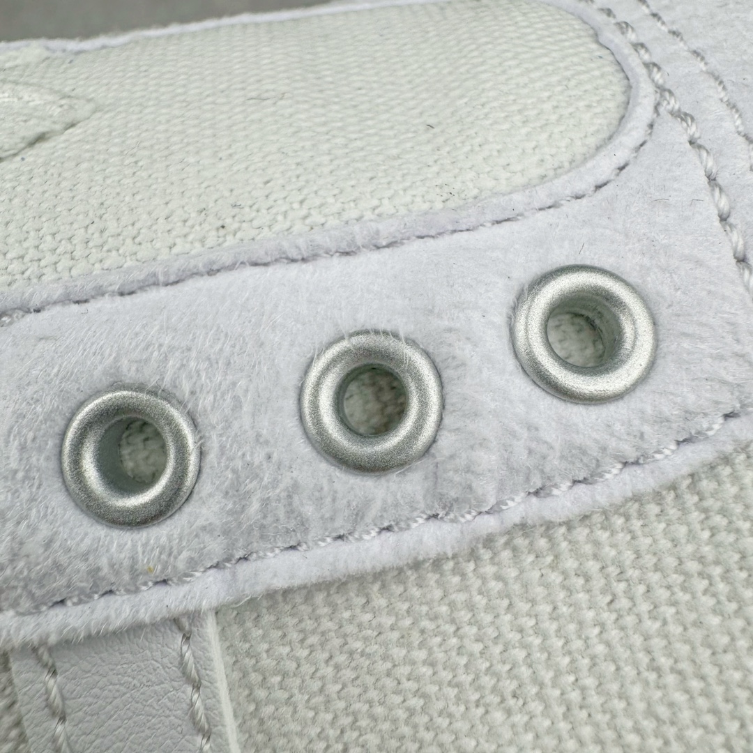 图片[16]-＃HK纯原福利 Asics Onitsuka Tiger MEXICO 66 亚瑟士鬼冢虎复古经典板鞋 市场最强版本 原厂牛津布加持 海外订单工厂出品 超成熟稳定的做工品控 原装全套纸板楦头开发 原汁原味 完美呈现版型 私模正确鞋底咬花纹路 一比一鞋头弧度高度鞋身弧度 绝不口嗨 细节品控鞋型随意秒杀市面 原档咬花纹路私模大底 一个单元有六个三角形 总体形拼接呈现花瓣状 官方四联吊牌 原装Ortholite轻量化鞋垫 原盒原配 质保卡 说明书 钢印防尘纸 纸板中底带钢印 乳胶组合鞋垫 支持全方位的对比专柜 产品从款式颜色造型上体现出追求舒适和细节的完美 鞋类更是推崇手工制作的严谨与完美 融舒适性与可穿性的设计风格 注重细节的完美和别致魅力 既保持稳重 又不失轻松的时尚感 尺码：36 37 37.5 38 39 39.5 40 40.5 41.5 42 42.5 43.5 44 45 46-选品中心