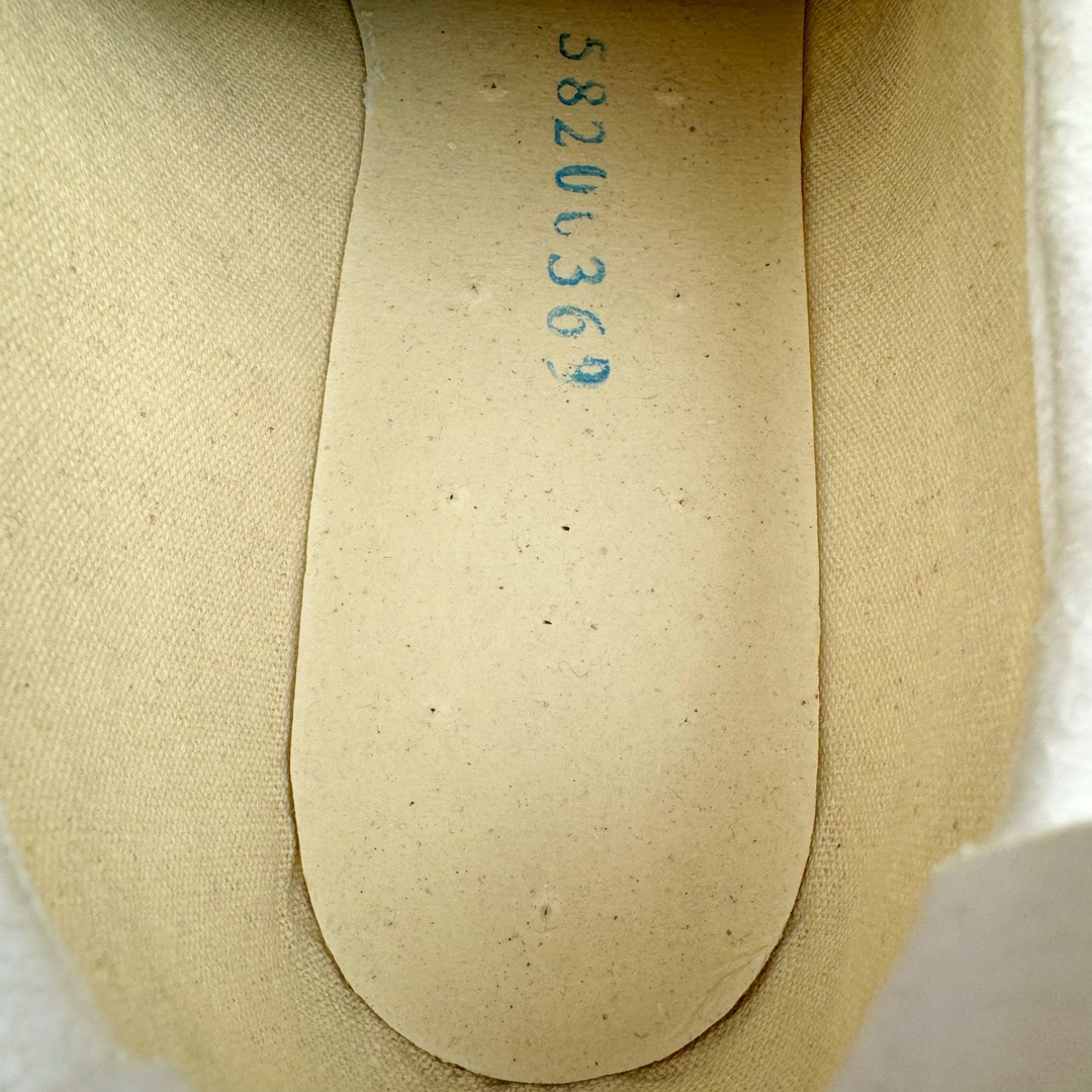 图片[22]-＃HK纯原福利 Asics Onitsuka Tiger MEXICO 66 亚瑟士鬼冢虎复古经典板鞋 市场最强版本 原厂牛津布加持 海外订单工厂出品 超成熟稳定的做工品控 原装全套纸板楦头开发 原汁原味 完美呈现版型 私模正确鞋底咬花纹路 一比一鞋头弧度高度鞋身弧度 绝不口嗨 细节品控鞋型随意秒杀市面 原档咬花纹路私模大底 一个单元有六个三角形 总体形拼接呈现花瓣状 官方四联吊牌 原装Ortholite轻量化鞋垫 原盒原配 质保卡 说明书 钢印防尘纸 纸板中底带钢印 乳胶组合鞋垫 支持全方位的对比专柜 产品从款式颜色造型上体现出追求舒适和细节的完美 鞋类更是推崇手工制作的严谨与完美 融舒适性与可穿性的设计风格 注重细节的完美和别致魅力 既保持稳重 又不失轻松的时尚感 尺码：36 37 37.5 38 39 39.5 40 40.5 41.5 42 42.5 43.5 44 45 46-选品中心