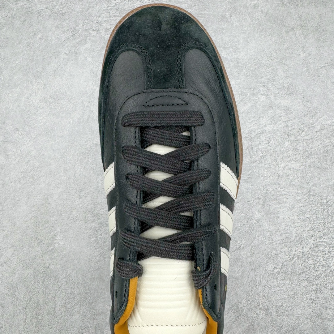 图片[4]-＃ZC总裁 JJJJound x AD Originals Samba Classic\\\”Studded Pack Black\\\”桑巴舞系列绅士德训足球风百搭低帮休闲运动板鞋 联名黑白 ID8707 好货不怕晚 原厂进口 \\\”Prime Asia\\\” 山羊皮（纹理自然）原厂台湾进口短绒猪巴革 全套原厂纸板冲刀加持 独家原档案私模RB橡胶大底 含胶量硬度原鞋一致 正确拉帮鞋垫背胶 原厂标裁支持鉴定 高密度丽新布中底 内置环保海玻璃鞋垫 全鞋电脑针车零偏差 产品品控稳定性领先行业 原厂港宝加持定型后跟R度完美 JJJJound x Originals联名鞋 作为合作企划里的金字招牌JJJJound 善于利用自己的极简美学挖掘品牌的全新风貌 本次 JJJJound 携手 Originals 选用大热鞋款 Samba 为蓝本 将鞋款的街头气质无痕转变为「静奢风」 鞋款肉眼可见的被赋予了难得的质感 黑白两色都采用了黄色优质皮革内衬以呼应生胶大底 取消了鞋舌的 Logo 转而采用压纹处理使得鞋款整体氛围更加静谧、奢华 同时为了彰显本次合作鞋款的身份 双方合作标识和 JJJJound Logo 被分别印在鞋口内侧和鞋垫上 尺码：36 36.5 37.5 38 38.5 39 40 40.5 41 42 42.5 43 44 44.5 45 46 46.5-选品中心