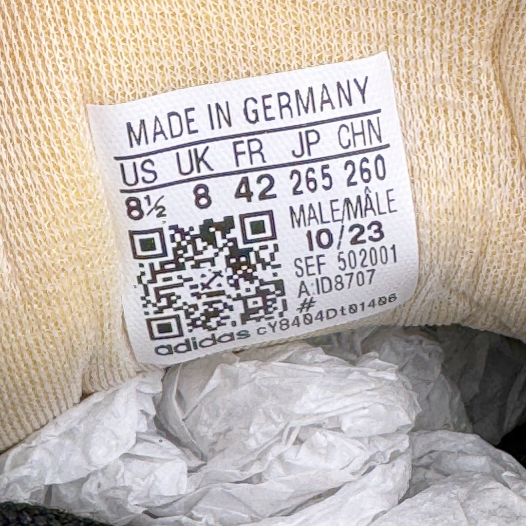 图片[21]-＃ZC总裁 JJJJound x AD Originals Samba Classic\\\”Studded Pack Black\\\”桑巴舞系列绅士德训足球风百搭低帮休闲运动板鞋 联名黑白 ID8707 好货不怕晚 原厂进口 \\\”Prime Asia\\\” 山羊皮（纹理自然）原厂台湾进口短绒猪巴革 全套原厂纸板冲刀加持 独家原档案私模RB橡胶大底 含胶量硬度原鞋一致 正确拉帮鞋垫背胶 原厂标裁支持鉴定 高密度丽新布中底 内置环保海玻璃鞋垫 全鞋电脑针车零偏差 产品品控稳定性领先行业 原厂港宝加持定型后跟R度完美 JJJJound x Originals联名鞋 作为合作企划里的金字招牌JJJJound 善于利用自己的极简美学挖掘品牌的全新风貌 本次 JJJJound 携手 Originals 选用大热鞋款 Samba 为蓝本 将鞋款的街头气质无痕转变为「静奢风」 鞋款肉眼可见的被赋予了难得的质感 黑白两色都采用了黄色优质皮革内衬以呼应生胶大底 取消了鞋舌的 Logo 转而采用压纹处理使得鞋款整体氛围更加静谧、奢华 同时为了彰显本次合作鞋款的身份 双方合作标识和 JJJJound Logo 被分别印在鞋口内侧和鞋垫上 尺码：36 36.5 37.5 38 38.5 39 40 40.5 41 42 42.5 43 44 44.5 45 46 46.5-选品中心