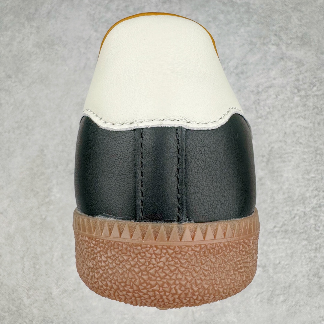 图片[8]-＃ZC总裁 JJJJound x AD Originals Samba Classic\\\”Studded Pack Black\\\”桑巴舞系列绅士德训足球风百搭低帮休闲运动板鞋 联名黑白 ID8707 好货不怕晚 原厂进口 \\\”Prime Asia\\\” 山羊皮（纹理自然）原厂台湾进口短绒猪巴革 全套原厂纸板冲刀加持 独家原档案私模RB橡胶大底 含胶量硬度原鞋一致 正确拉帮鞋垫背胶 原厂标裁支持鉴定 高密度丽新布中底 内置环保海玻璃鞋垫 全鞋电脑针车零偏差 产品品控稳定性领先行业 原厂港宝加持定型后跟R度完美 JJJJound x Originals联名鞋 作为合作企划里的金字招牌JJJJound 善于利用自己的极简美学挖掘品牌的全新风貌 本次 JJJJound 携手 Originals 选用大热鞋款 Samba 为蓝本 将鞋款的街头气质无痕转变为「静奢风」 鞋款肉眼可见的被赋予了难得的质感 黑白两色都采用了黄色优质皮革内衬以呼应生胶大底 取消了鞋舌的 Logo 转而采用压纹处理使得鞋款整体氛围更加静谧、奢华 同时为了彰显本次合作鞋款的身份 双方合作标识和 JJJJound Logo 被分别印在鞋口内侧和鞋垫上 尺码：36 36.5 37.5 38 38.5 39 40 40.5 41 42 42.5 43 44 44.5 45 46 46.5-选品中心