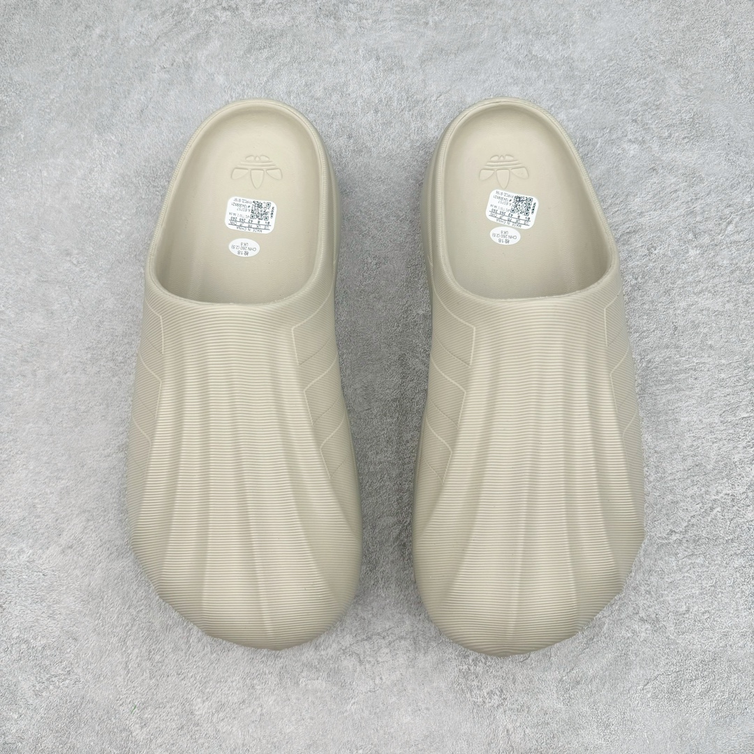 图片[2]-＃LJ渠道版 AD adiFOM Superstar MULE 贝壳头版一脚蹬半拖鸭掌鞋半拖 灰绿 IE0757 重金购入原鞋及原档案磨具生产指令开发 鞋头部位凹凸有致 横向大面积波浪纹理 后跟Logo 凹凸明显 轮廓分明 描漆定位精准 公整无偏差不溢出 LOGO内侧钢印清晰工整 原厂磨具全鞋无多余毛边 同源公司EVA粒子环保塑料 原厂指令配方 无任何异味 弹性卡色均保持原鞋一致 匠心打造 鞋口弧度大小 鞋面色泽质感同步原鞋 LOGO内侧钢印清晰工整 中底部分带原厂钢印编号 原厂Ortholite欧斯莱鞋垫 区别掉渣海玻璃鞋垫 吸汗防臭的效果无法相提并论 原厂定制原标 同比ZP 符合人体设计 产品基于标志性 Superstar 鞋款轮廓的同时 利用可再生的甘蔗加工物材料制成一体式泡沫鞋身 无鞋带设计更加方便穿脱 点睛之笔在于标志性的三道杠出现在鞋子的两侧 鞋跟贴片上饰有品牌标志性的三叶草压花 偏小一码 尺码：35.5 36 36.5 37 38 38.5 39 40 40.5 41 42 42.5 43 44 44.5 45 46-选品中心