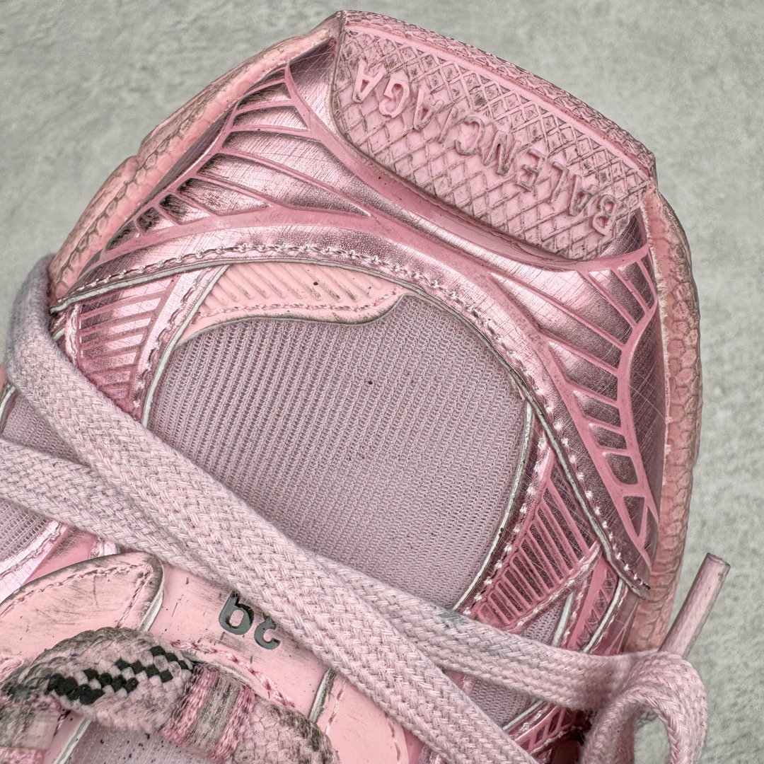 图片[10]-＃XA纯原 BALENCIAGA 3XL Sneakers 巴黎世家十代网布系带低帮走秀复古老爹鞋 全套原纸板楦头开发 最原汁原味的灵魂版型 全鞋荧光划线卡点 胶水把控整洁度追求极致完美 每一双都是工艺品 多重QC质检 超越公司货的品控标准 实实在在的免检产品 原盒原配 正确字体电绣 粗细、位置、大小正确 侧边TPU 透气孔匹配意产原版 正确分离大底 TPU软底 原版一致大底LOGO 立体感十足 原厂皮料水洗做旧 采购原厂网纱 不含皮革 网布材料和聚氨酯 磨损效果 鞋头边缘和后帮 Balenciaga 徽标 鞋面和后跟凸印尺码 鞋舌 3XL 橡胶品牌标识和反光细节 鞋帮拉袢和鞋舌拉祥 配反光细节 备用鞋带在鞋履前侧 可在穿着前取下 便于不同造型搭配 正常尺码 尺码：35 36 37 38 39 40 41 42 43 44 45 46-选品中心