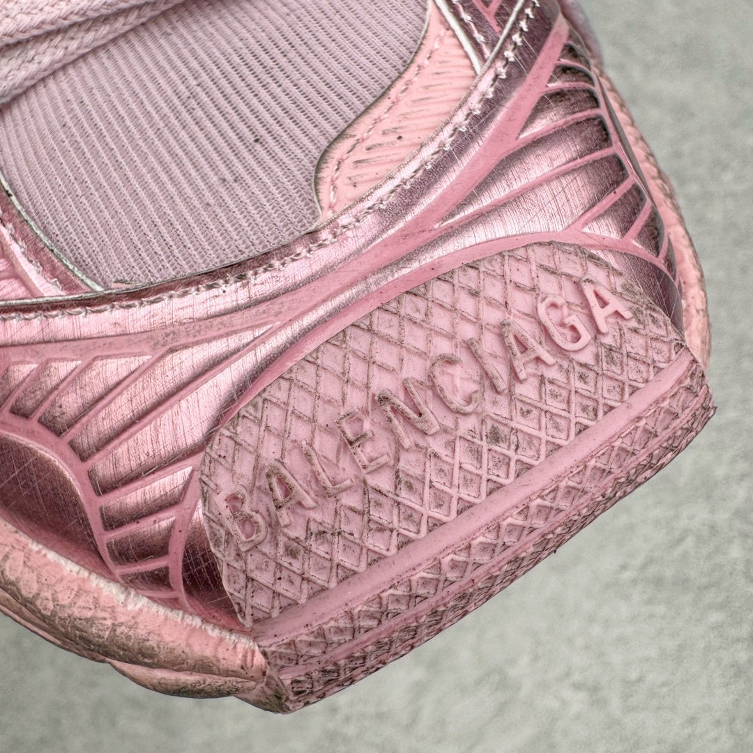 图片[13]-＃XA纯原 BALENCIAGA 3XL Sneakers 巴黎世家十代网布系带低帮走秀复古老爹鞋 全套原纸板楦头开发 最原汁原味的灵魂版型 全鞋荧光划线卡点 胶水把控整洁度追求极致完美 每一双都是工艺品 多重QC质检 超越公司货的品控标准 实实在在的免检产品 原盒原配 正确字体电绣 粗细、位置、大小正确 侧边TPU 透气孔匹配意产原版 正确分离大底 TPU软底 原版一致大底LOGO 立体感十足 原厂皮料水洗做旧 采购原厂网纱 不含皮革 网布材料和聚氨酯 磨损效果 鞋头边缘和后帮 Balenciaga 徽标 鞋面和后跟凸印尺码 鞋舌 3XL 橡胶品牌标识和反光细节 鞋帮拉袢和鞋舌拉祥 配反光细节 备用鞋带在鞋履前侧 可在穿着前取下 便于不同造型搭配 正常尺码 尺码：35 36 37 38 39 40 41 42 43 44 45 46-选品中心