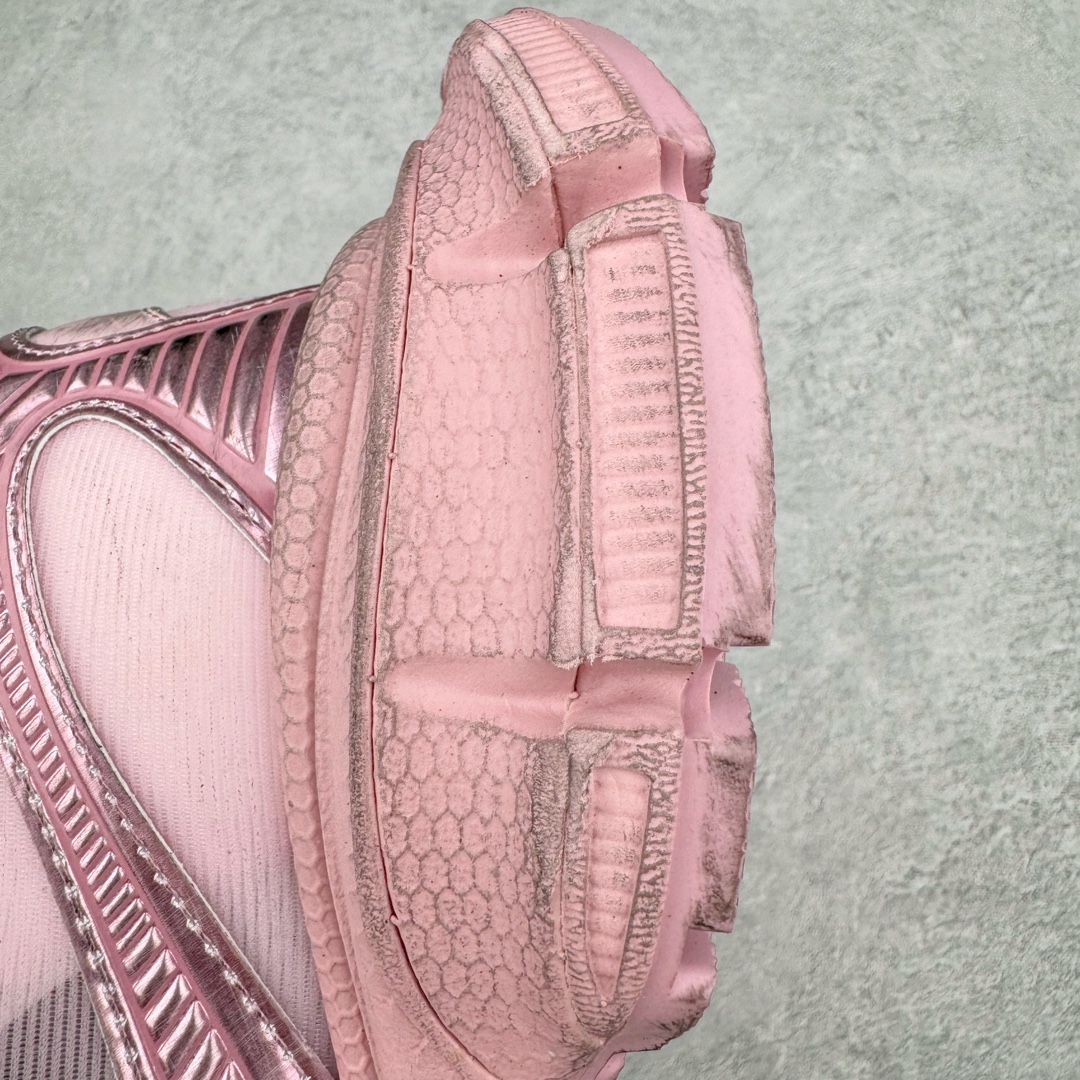 图片[17]-＃XA纯原 BALENCIAGA 3XL Sneakers 巴黎世家十代网布系带低帮走秀复古老爹鞋 全套原纸板楦头开发 最原汁原味的灵魂版型 全鞋荧光划线卡点 胶水把控整洁度追求极致完美 每一双都是工艺品 多重QC质检 超越公司货的品控标准 实实在在的免检产品 原盒原配 正确字体电绣 粗细、位置、大小正确 侧边TPU 透气孔匹配意产原版 正确分离大底 TPU软底 原版一致大底LOGO 立体感十足 原厂皮料水洗做旧 采购原厂网纱 不含皮革 网布材料和聚氨酯 磨损效果 鞋头边缘和后帮 Balenciaga 徽标 鞋面和后跟凸印尺码 鞋舌 3XL 橡胶品牌标识和反光细节 鞋帮拉袢和鞋舌拉祥 配反光细节 备用鞋带在鞋履前侧 可在穿着前取下 便于不同造型搭配 正常尺码 尺码：35 36 37 38 39 40 41 42 43 44 45 46-选品中心