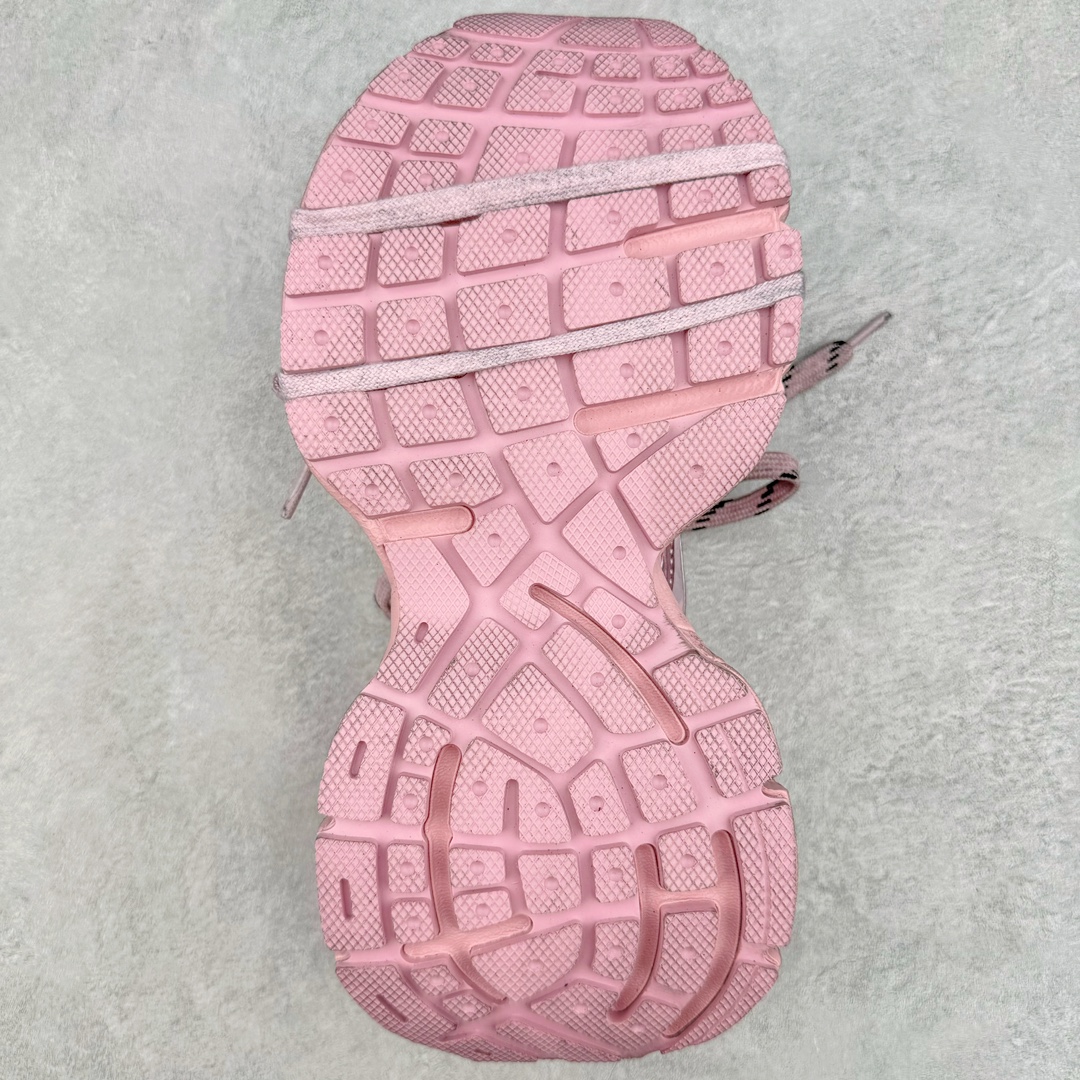 图片[9]-＃XA纯原 BALENCIAGA 3XL Sneakers 巴黎世家十代网布系带低帮走秀复古老爹鞋 全套原纸板楦头开发 最原汁原味的灵魂版型 全鞋荧光划线卡点 胶水把控整洁度追求极致完美 每一双都是工艺品 多重QC质检 超越公司货的品控标准 实实在在的免检产品 原盒原配 正确字体电绣 粗细、位置、大小正确 侧边TPU 透气孔匹配意产原版 正确分离大底 TPU软底 原版一致大底LOGO 立体感十足 原厂皮料水洗做旧 采购原厂网纱 不含皮革 网布材料和聚氨酯 磨损效果 鞋头边缘和后帮 Balenciaga 徽标 鞋面和后跟凸印尺码 鞋舌 3XL 橡胶品牌标识和反光细节 鞋帮拉袢和鞋舌拉祥 配反光细节 备用鞋带在鞋履前侧 可在穿着前取下 便于不同造型搭配 正常尺码 尺码：35 36 37 38 39 40 41 42 43 44 45 46-选品中心