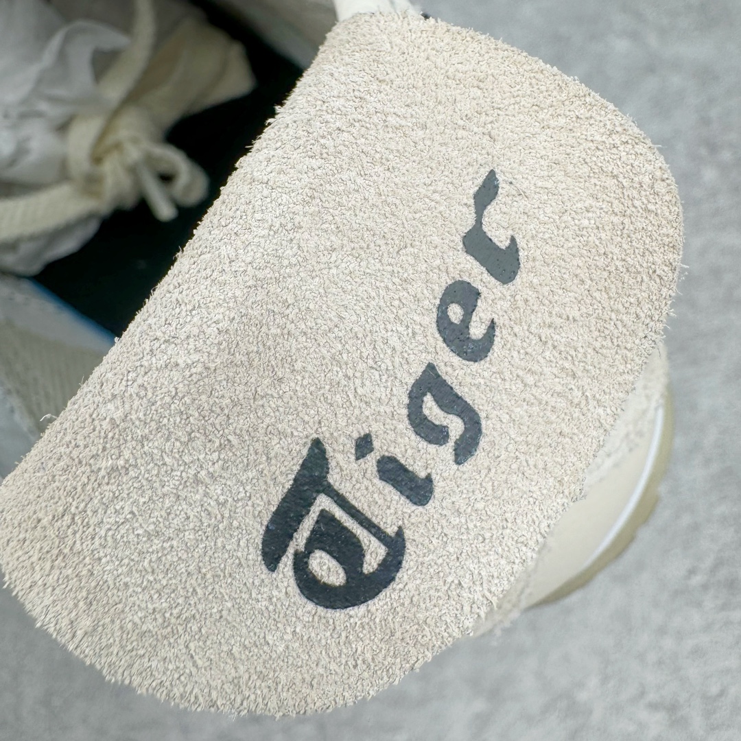 图片[13]-＃HK纯原 Asics Onitsuka Tiger MEXICO 66 亚瑟士鬼冢虎复古经典板鞋 市场最强版本 头层小羊皮加持 海外订单工厂出品 超成熟稳定的做工品控 原装全套纸板楦头开发 原汁原味 完美呈现版型 私模正确鞋底咬花纹路 一比一鞋头弧度高度鞋身弧度 绝不口嗨 细节品控鞋型随意秒杀市面 原档咬花纹路私模大底 一个单元有六个三角形 总体形拼接呈现花瓣状 官方四联吊牌 原装Ortholite轻量化鞋垫 原盒原配 质保卡 说明书 钢印防尘纸 纸板中底带钢印 乳胶组合鞋垫 支持全方位的对比专柜 产品从款式颜色造型上体现出追求舒适和细节的完美 鞋类更是推崇手工制作的严谨与完美 融舒适性与可穿性的设计风格 注重细节的完美和别致魅力 既保持稳重 又不失轻松的时尚感 尺码：36 37 37.5 38 39 39.5 40 40.5 41.5 42 42.5 43.5 44 45 46-选品中心