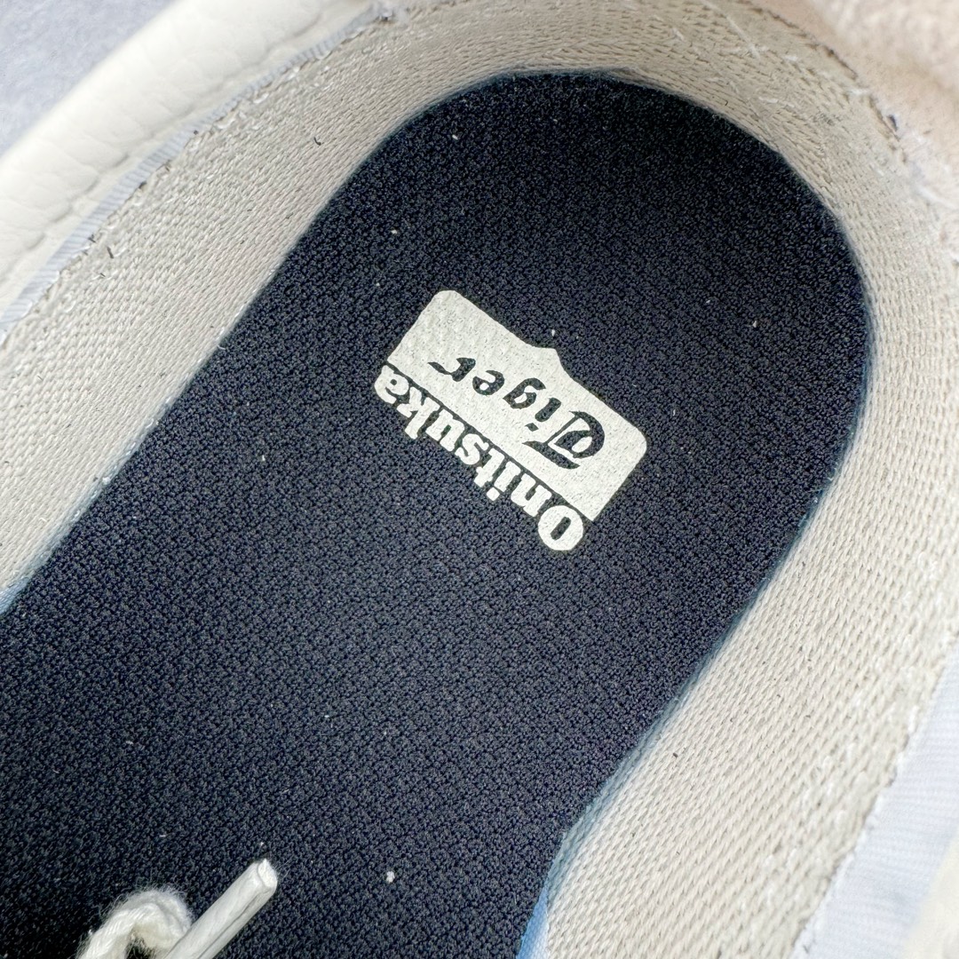 图片[14]-＃HK纯原 Asics Onitsuka Tiger MEXICO 66 亚瑟士鬼冢虎复古经典板鞋 市场最强版本 头层小羊皮加持 海外订单工厂出品 超成熟稳定的做工品控 原装全套纸板楦头开发 原汁原味 完美呈现版型 私模正确鞋底咬花纹路 一比一鞋头弧度高度鞋身弧度 绝不口嗨 细节品控鞋型随意秒杀市面 原档咬花纹路私模大底 一个单元有六个三角形 总体形拼接呈现花瓣状 官方四联吊牌 原装Ortholite轻量化鞋垫 原盒原配 质保卡 说明书 钢印防尘纸 纸板中底带钢印 乳胶组合鞋垫 支持全方位的对比专柜 产品从款式颜色造型上体现出追求舒适和细节的完美 鞋类更是推崇手工制作的严谨与完美 融舒适性与可穿性的设计风格 注重细节的完美和别致魅力 既保持稳重 又不失轻松的时尚感 尺码：36 37 37.5 38 39 39.5 40 40.5 41.5 42 42.5 43.5 44 45 46-选品中心