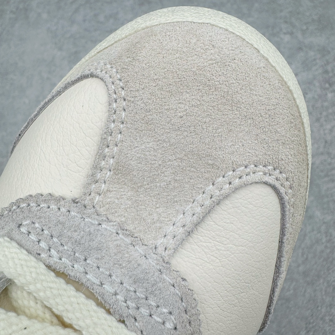 图片[16]-＃HK纯原 Asics Onitsuka Tiger MEXICO 66 亚瑟士鬼冢虎复古经典板鞋 市场最强版本 头层小羊皮加持 海外订单工厂出品 超成熟稳定的做工品控 原装全套纸板楦头开发 原汁原味 完美呈现版型 私模正确鞋底咬花纹路 一比一鞋头弧度高度鞋身弧度 绝不口嗨 细节品控鞋型随意秒杀市面 原档咬花纹路私模大底 一个单元有六个三角形 总体形拼接呈现花瓣状 官方四联吊牌 原装Ortholite轻量化鞋垫 原盒原配 质保卡 说明书 钢印防尘纸 纸板中底带钢印 乳胶组合鞋垫 支持全方位的对比专柜 产品从款式颜色造型上体现出追求舒适和细节的完美 鞋类更是推崇手工制作的严谨与完美 融舒适性与可穿性的设计风格 注重细节的完美和别致魅力 既保持稳重 又不失轻松的时尚感 尺码：36 37 37.5 38 39 39.5 40 40.5 41.5 42 42.5 43.5 44 45 46-选品中心