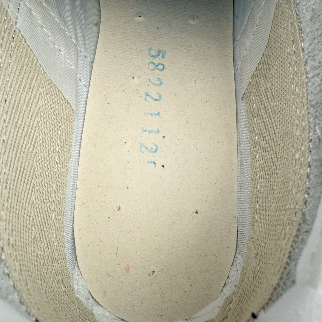 图片[10]-＃HK纯原 Asics Onitsuka Tiger MEXICO 66 亚瑟士鬼冢虎复古经典板鞋 市场最强版本 头层小羊皮加持 海外订单工厂出品 超成熟稳定的做工品控 原装全套纸板楦头开发 原汁原味 完美呈现版型 私模正确鞋底咬花纹路 一比一鞋头弧度高度鞋身弧度 绝不口嗨 细节品控鞋型随意秒杀市面 原档咬花纹路私模大底 一个单元有六个三角形 总体形拼接呈现花瓣状 官方四联吊牌 原装Ortholite轻量化鞋垫 原盒原配 质保卡 说明书 钢印防尘纸 纸板中底带钢印 乳胶组合鞋垫 支持全方位的对比专柜 产品从款式颜色造型上体现出追求舒适和细节的完美 鞋类更是推崇手工制作的严谨与完美 融舒适性与可穿性的设计风格 注重细节的完美和别致魅力 既保持稳重 又不失轻松的时尚感 尺码：36 37 37.5 38 39 39.5 40 40.5 41.5 42 42.5 43.5 44 45 46-选品中心