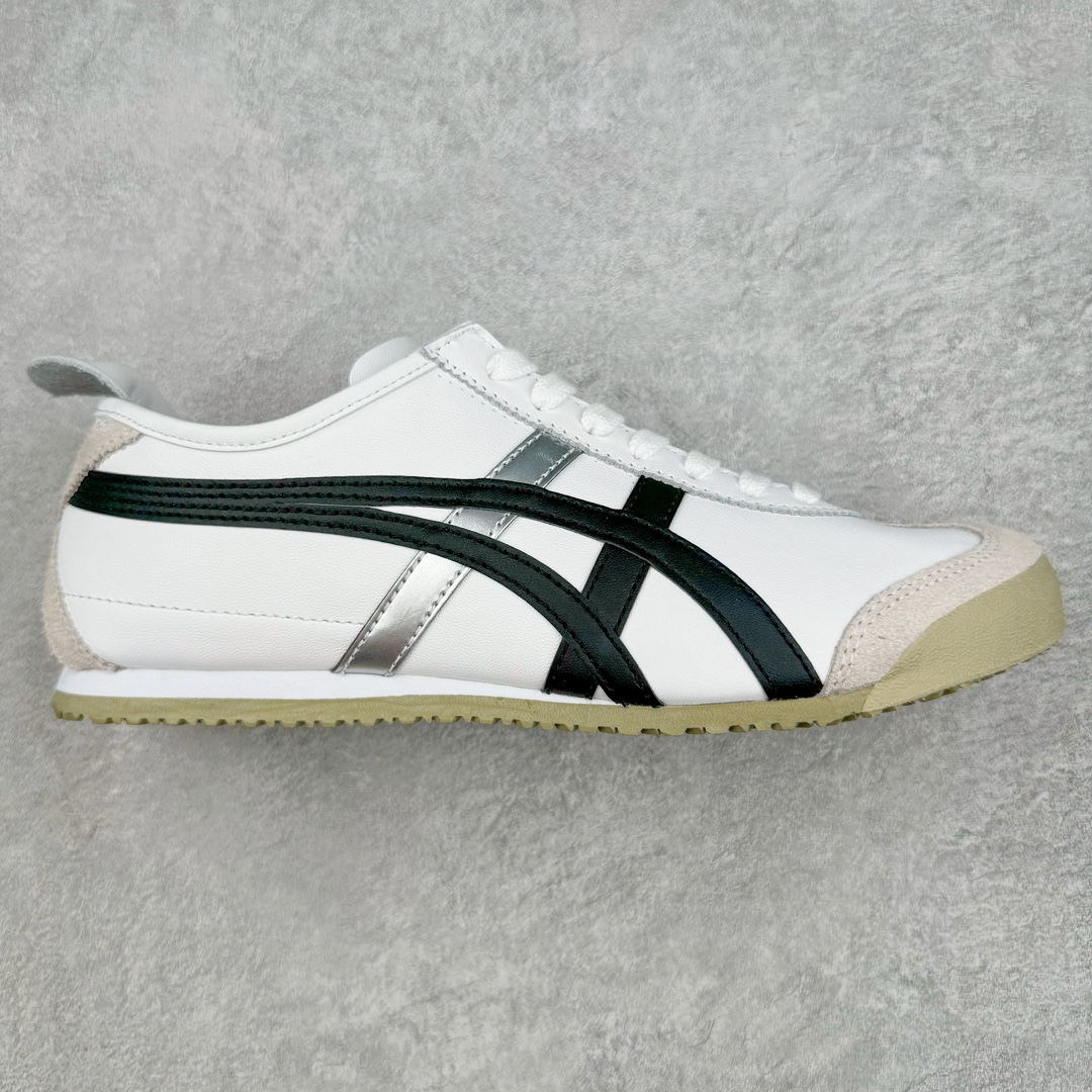 ＃HK纯原 Asics Onitsuka Tiger MEXICO 66 亚瑟士鬼冢虎复古经典板鞋 市场最强版本 头层小羊皮加持 海外订单工厂出品 超成熟稳定的做工品控 原装全套纸板楦头开发 原汁原味 完美呈现版型 私模正确鞋底咬花纹路 一比一鞋头弧度高度鞋身弧度 绝不口嗨 细节品控鞋型随意秒杀市面 原档咬花纹路私模大底 一个单元有六个三角形 总体形拼接呈现花瓣状 官方四联吊牌 原装Ortholite轻量化鞋垫 原盒原配 质保卡 说明书 钢印防尘纸 纸板中底带钢印 乳胶组合鞋垫 支持全方位的对比专柜 产品从款式颜色造型上体现出追求舒适和细节的完美 鞋类更是推崇手工制作的严谨与完美 融舒适性与可穿性的设计风格 注重细节的完美和别致魅力 既保持稳重 又不失轻松的时尚感 尺码：36 37 37.5 38 39 39.5 40 40.5 41.5 42 42.5 43.5 44 45 46-选品中心