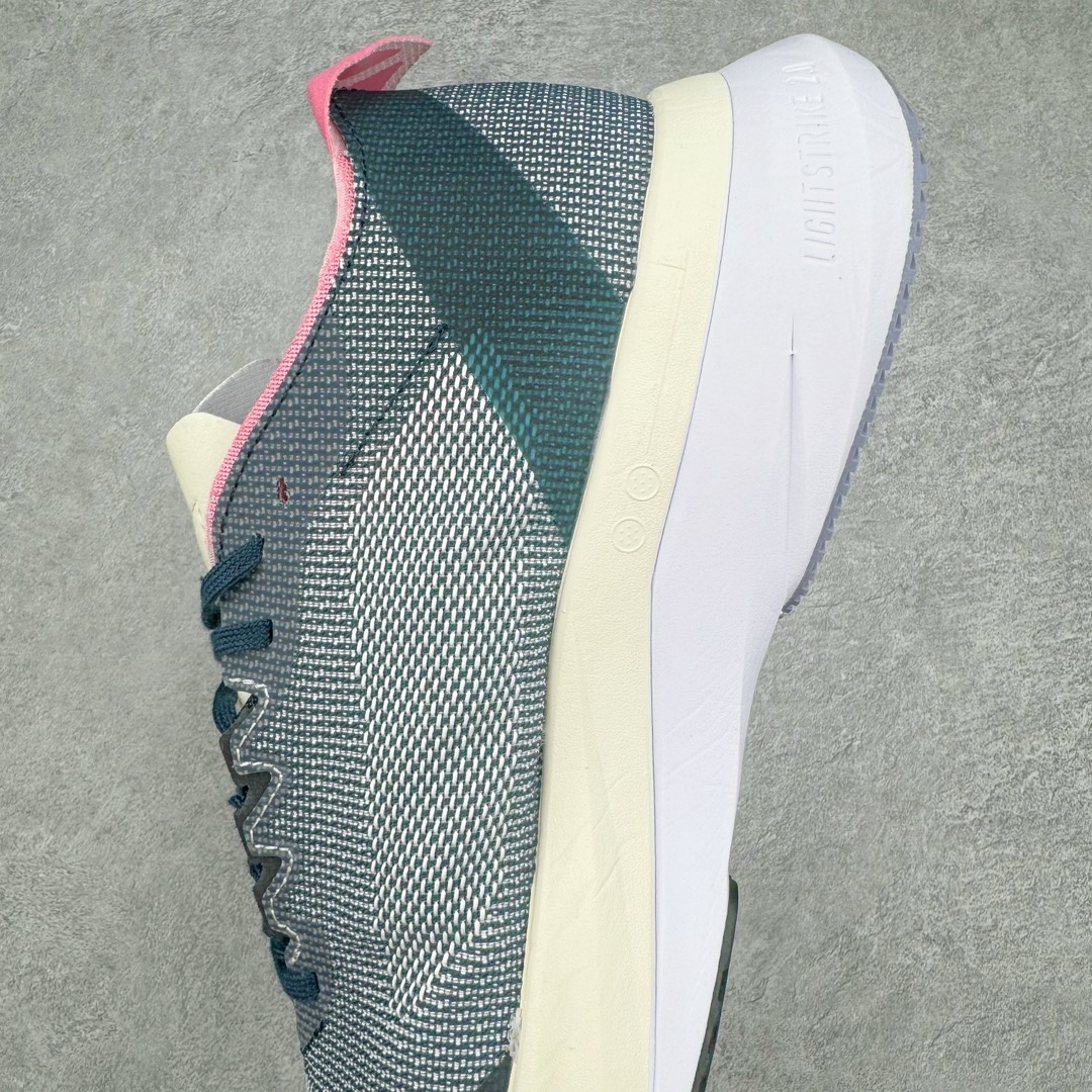 图片[7]-AD Adizero Boston 12 波士顿夏季透气网眼竞速跑鞋 延续爪型玻璃纤维推进系统 进化为全掌式的ENERGY RODS 2.0 从脚跟到脚趾的一体成形设计 强化整体推进力 提升速度表现 升级透气鞋面更具支撑性 利用ENGINEERED MESH技术进行不同密度织纹 强化支撑性 更使用50%以上的回收材料製成 减低塑料浪费 此外变薄的鞋舌为前掌提供更多空间 提供跑者更好的穿着感受 马牌轮胎大底耐磨性佳 大底全掌采用耐磨的Continental马牌轮胎大底 在各种环境下保有良好抓地力 尺码：36 36.5 37 38 38.5 39 40 40.5 41 42 42.5 43 44 44.5 45-选品中心