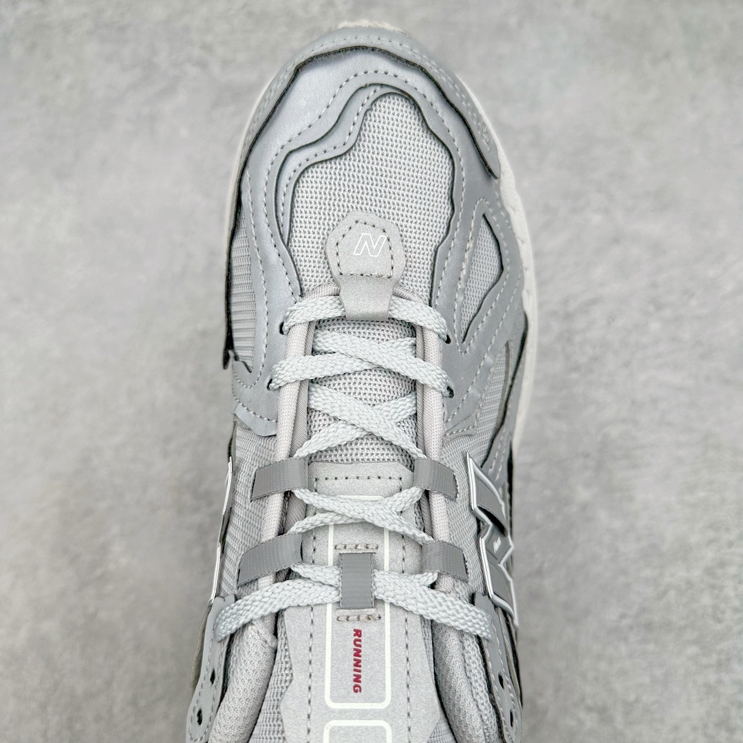 图片[4]-New Balance M1906R NB新百伦系列复古老爹风休闲运动慢跑鞋 采用轻质牛剖革拼接透气网眼衬垫织物鞋面材质 T-Beam大底提供足步弓支撑 保持步态稳定#后跟搭载外露缓震胶 鞋身整体以各种深浅不一的灰色覆盖 鞋头以淡蓝色调装饰，网眼衬垫通过不规律的色块实现做旧的美感 泛黄的鞋底更是进一步增添了复古气息 尺码：36 37 37.5 38 38.5 39.5 40 40.5 41.5 42 42.5 43 44 45-选品中心