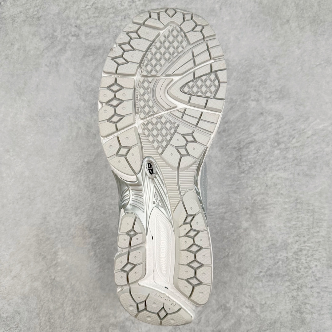 图片[9]-New Balance M1906R NB新百伦系列复古老爹风休闲运动慢跑鞋 采用轻质牛剖革拼接透气网眼衬垫织物鞋面材质 T-Beam大底提供足步弓支撑 保持步态稳定#后跟搭载外露缓震胶 鞋身整体以各种深浅不一的灰色覆盖 鞋头以淡蓝色调装饰，网眼衬垫通过不规律的色块实现做旧的美感 泛黄的鞋底更是进一步增添了复古气息 尺码：36 37 37.5 38 38.5 39.5 40 40.5 41.5 42 42.5 43 44 45-选品中心