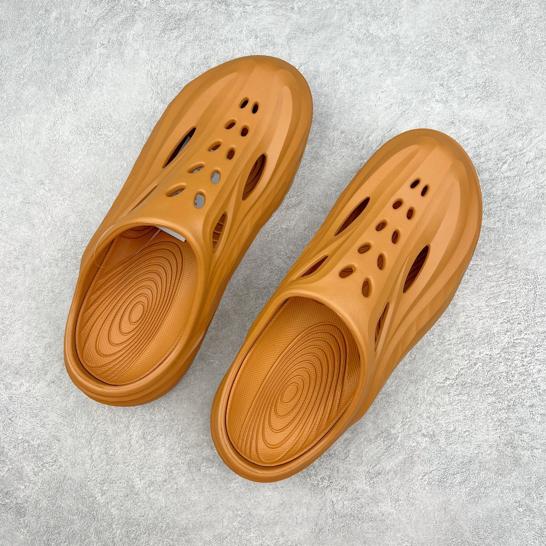 图片[3]-HOKA ONE ONE ORA Recovery Slide 3 运动拖鞋 采用非动物源材料和柔软的EVA鞋面 确保鞋底回弹性和高抗张力 高韧性 中底则采用速度型滚动平衡技术 可优化从脚跟平稳过渡至脚掌的落地过程 引导跑者回归自然步态 同时 双层结构和EVA中底 具有良好的防震和缓冲性能 提供非凡的舒适感和强大的支撑力 外底拥有巧妙的凹槽 助力跑者即便在湿滑的地形 依旧能有良好的抓地力及稳定性 尺码：36 37 38 39 40 41 42 43 44 45 46-选品中心