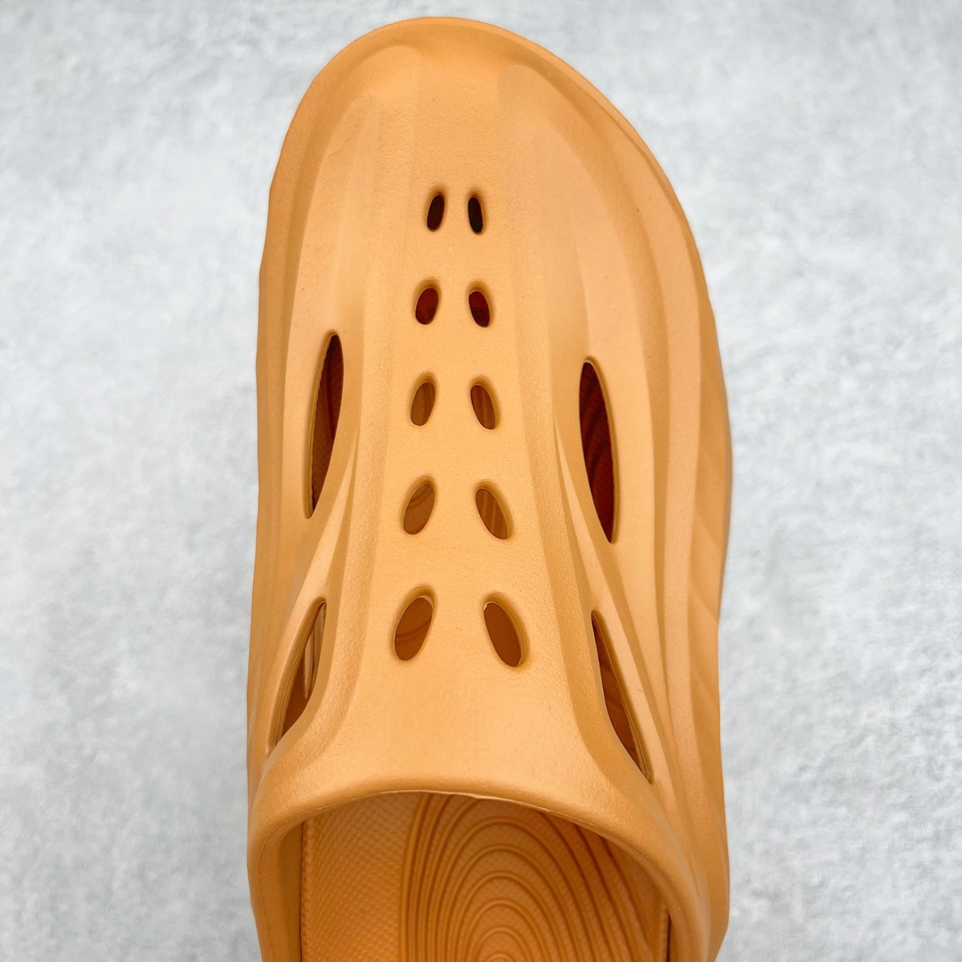 图片[4]-HOKA ONE ONE ORA Recovery Slide 3 运动拖鞋 采用非动物源材料和柔软的EVA鞋面 确保鞋底回弹性和高抗张力 高韧性 中底则采用速度型滚动平衡技术 可优化从脚跟平稳过渡至脚掌的落地过程 引导跑者回归自然步态 同时 双层结构和EVA中底 具有良好的防震和缓冲性能 提供非凡的舒适感和强大的支撑力 外底拥有巧妙的凹槽 助力跑者即便在湿滑的地形 依旧能有良好的抓地力及稳定性 尺码：36 37 38 39 40 41 42 43 44 45 46-选品中心