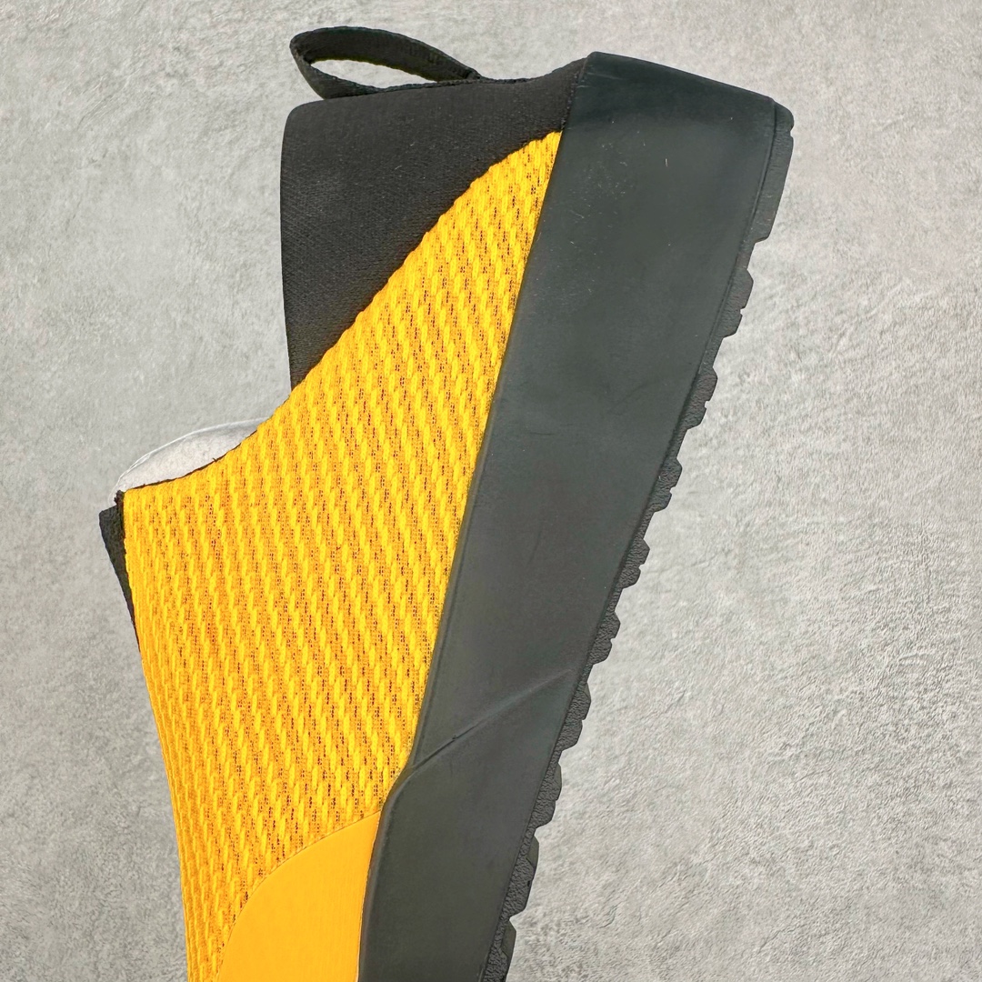 图片[7]-BORA Kragg Shoes 始祖鸟一脚蹬覆盖透气男越野跑鞋 官方同步上架适合技术路线单日徒步穿着也可以一脚蹬穿法 aeriosflgtx鞋受到长途野外跑步鞋的启发 适合在变化的地形上进行快速轻快的徒步旅行穿着 舒适而有支撑性 使您充满信心 该设计与脚部融为一体 可最大限度地减少摩擦 gore-tex保护膜网砂 采用gore隐形适体(invisiblefit)技术 更轻薄舒适 敏捷、稳定和技术路线上的自信源于vibram® megagrip外底、压缩eva内底以及一体的tpu 尺码：36-44-选品中心