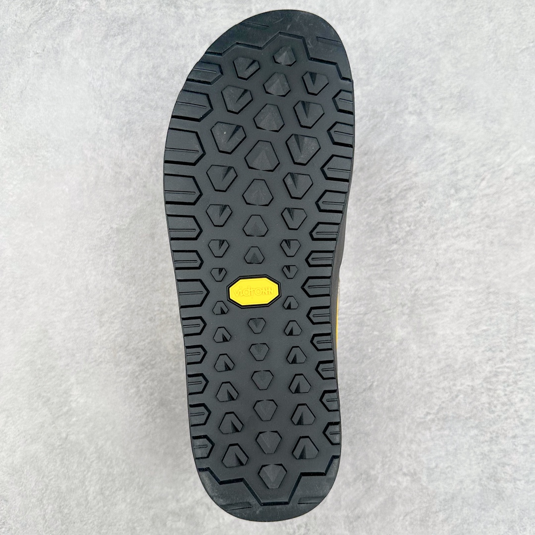 图片[9]-BORA Kragg Shoes 始祖鸟一脚蹬覆盖透气男越野跑鞋 官方同步上架适合技术路线单日徒步穿着也可以一脚蹬穿法 aeriosflgtx鞋受到长途野外跑步鞋的启发 适合在变化的地形上进行快速轻快的徒步旅行穿着 舒适而有支撑性 使您充满信心 该设计与脚部融为一体 可最大限度地减少摩擦 gore-tex保护膜网砂 采用gore隐形适体(invisiblefit)技术 更轻薄舒适 敏捷、稳定和技术路线上的自信源于vibram® megagrip外底、压缩eva内底以及一体的tpu 尺码：36-44-选品中心