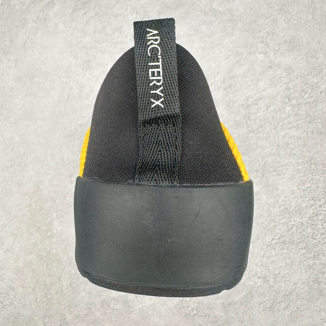 图片[8]-BORA Kragg Shoes 始祖鸟一脚蹬覆盖透气男越野跑鞋 官方同步上架适合技术路线单日徒步穿着也可以一脚蹬穿法 aeriosflgtx鞋受到长途野外跑步鞋的启发 适合在变化的地形上进行快速轻快的徒步旅行穿着 舒适而有支撑性 使您充满信心 该设计与脚部融为一体 可最大限度地减少摩擦 gore-tex保护膜网砂 采用gore隐形适体(invisiblefit)技术 更轻薄舒适 敏捷、稳定和技术路线上的自信源于vibram® megagrip外底、压缩eva内底以及一体的tpu 尺码：36-44-选品中心