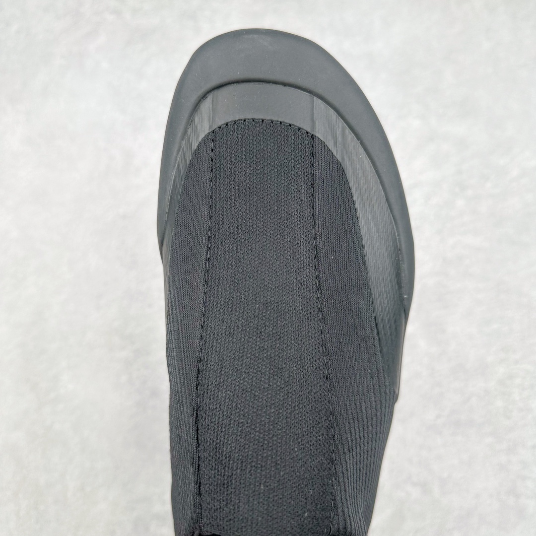 图片[4]-BORA Kragg Shoes 始祖鸟一脚蹬覆盖透气男越野跑鞋 官方同步上架适合技术路线单日徒步穿着也可以一脚蹬穿法 aeriosflgtx鞋受到长途野外跑步鞋的启发 适合在变化的地形上进行快速轻快的徒步旅行穿着 舒适而有支撑性 使您充满信心 该设计与脚部融为一体 可最大限度地减少摩擦 gore-tex保护膜网砂 采用gore隐形适体(invisiblefit)技术 更轻薄舒适 敏捷、稳定和技术路线上的自信源于vibram® megagrip外底、压缩eva内底以及一体的tpu 尺码：36-44-选品中心