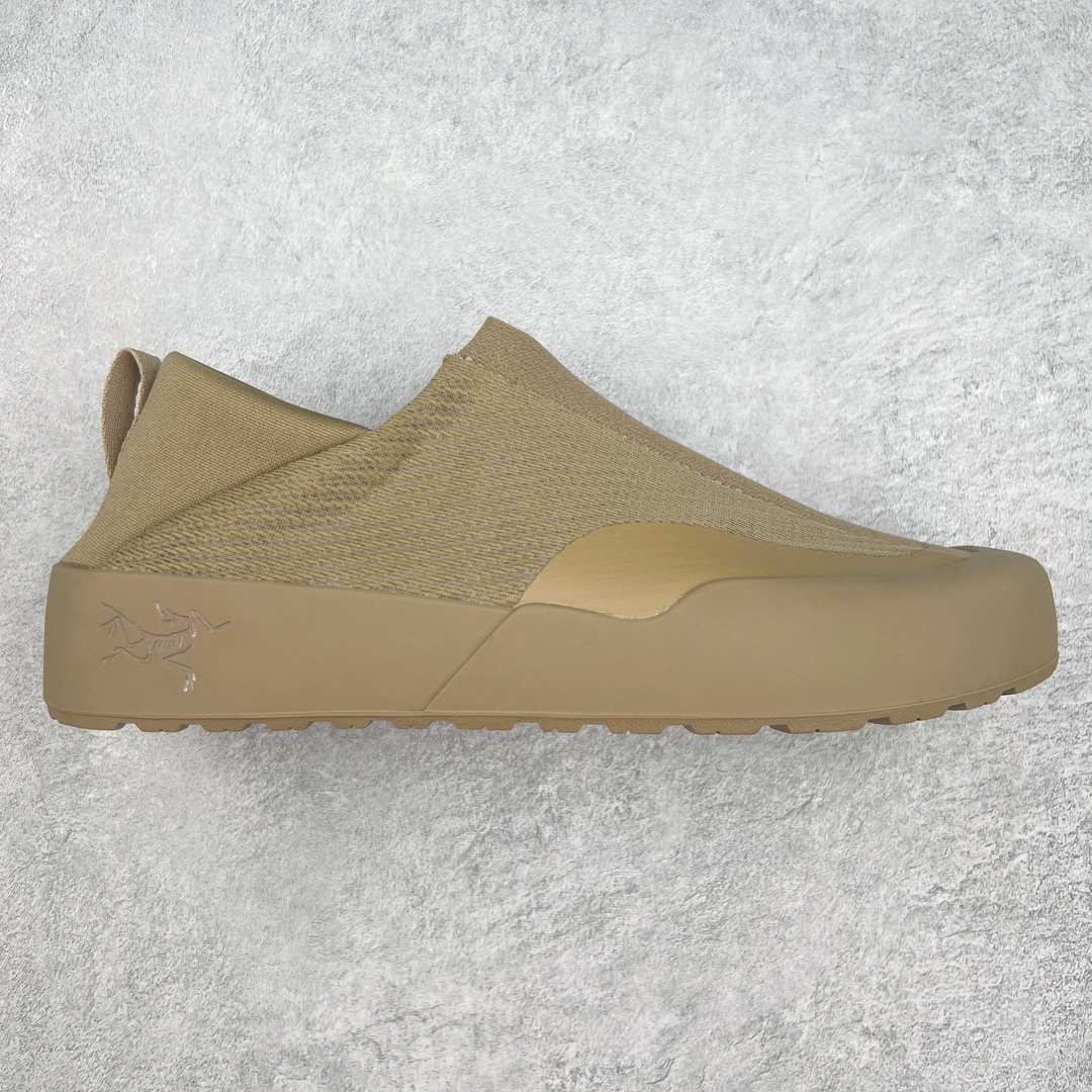 BORA Kragg Shoes 始祖鸟一脚蹬覆盖透气男越野跑鞋 官方同步上架适合技术路线单日徒步穿着也可以一脚蹬穿法 aeriosflgtx鞋受到长途野外跑步鞋的启发 适合在变化的地形上进行快速轻快的徒步旅行穿着 舒适而有支撑性 使您充满信心 该设计与脚部融为一体 可最大限度地减少摩擦 gore-tex保护膜网砂 采用gore隐形适体(invisiblefit)技术 更轻薄舒适 敏捷、稳定和技术路线上的自信源于vibram® megagrip外底、压缩eva内底以及一体的tpu 尺码：36-44-选品中心