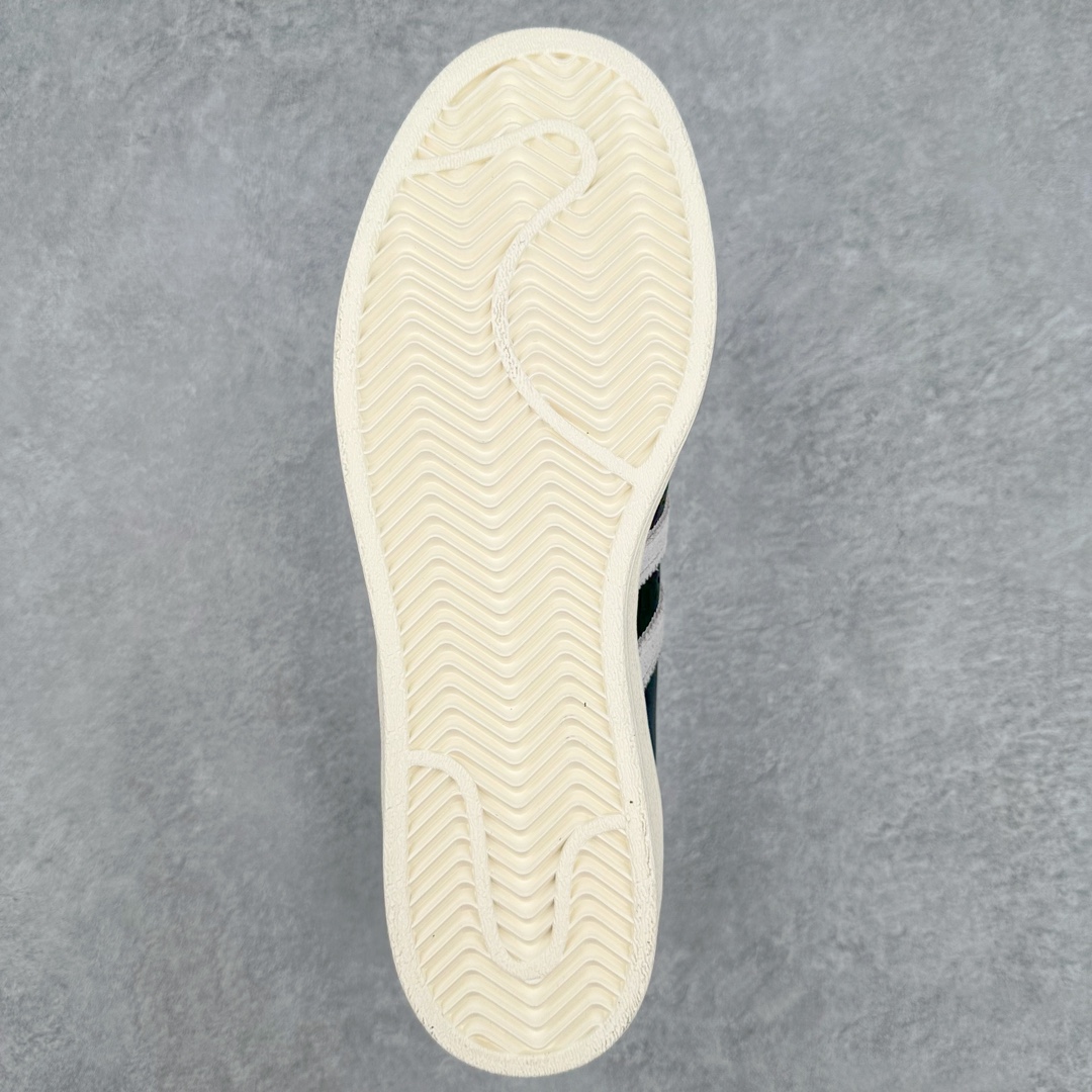 图片[9]-AD Originals Superstar 经典复古贝壳头板鞋 IF1780 诞生于1969年 是第一双将全皮面鞋 身与橡胶鞋头结合在一起的低帮篮球鞋 Superstar最开始 是作为高帮篮球鞋Pro Model的低帮版本而出现的 但因为其独特和醒目的橡胶鞋头造型而让大家熟知 被大家形象地称为\\\”shelltoe\\\”贝壳头 在70年代的美国职业篮球场上 接近3/4的NBA球员都将这双Superstar作为场上用鞋 80年代之后 经过不断的改良和发展 Superstar逐渐成为横跨时装、音乐、街头文化、休闲和运动等各大领域的时尚潮鞋 尺码：36 36.5 37 38 38.5 39 40 40.5 41 42 42.5 43 44 44.5 45-选品中心