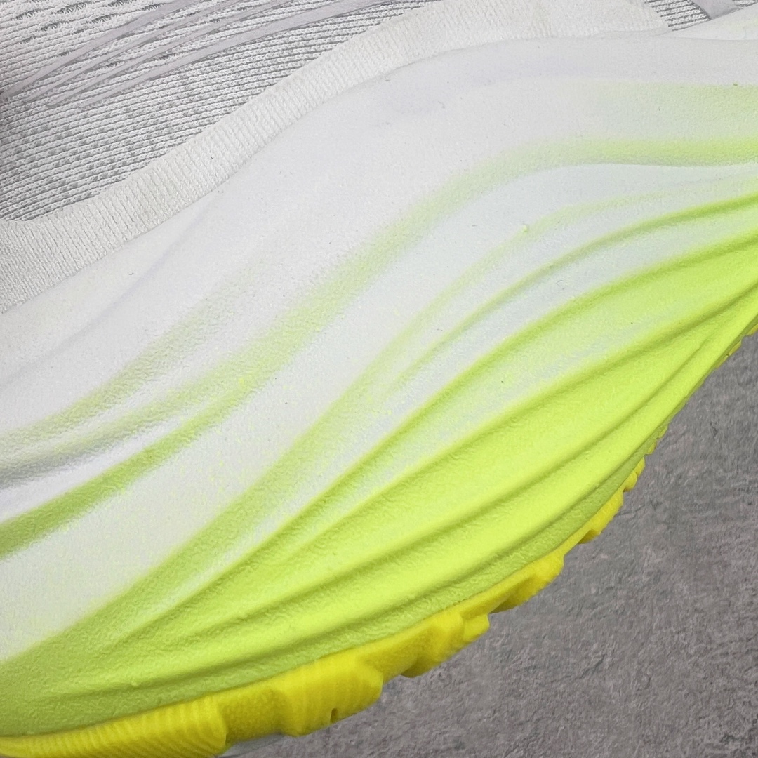 图片[15]-＃F版 Puma Race TO Beat The Elite 彪马低帮专业越野户外跑步鞋 这款鞋5mm的前后掌落差能让你贴近自然跑的步态 使你的身体对鞋子的缓震和支撑特性依赖变少 从而增加自身的下肢力量 鞋底防滑性能在下坡的石板台阶和原始路面都有很好的表现 厚底设计 在快速下坡时起到缓震保护作用 减少重力给予脚踝 膝部 髋关节等处带来的冲击力 310088-02 尺码：36 36.5 37 38 38.5 39 40 40.5 41 42 42.5 43 44 45-选品中心