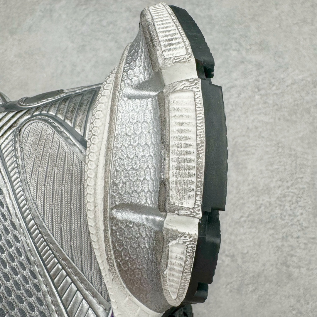 图片[10]-＃XA纯原 BALENCIAGA 3XL Sneakers 巴黎世家十代网布系带低帮走秀复古老爹鞋 全套原纸板楦头开发 最原汁原味的灵魂版型 全鞋荧光划线卡点 胶水把控整洁度追求极致完美 每一双都是工艺品 多重QC质检 超越公司货的品控标准 实实在在的免检产品 原盒原配 正确字体电绣 粗细、位置、大小正确 侧边TPU 透气孔匹配意产原版 正确分离大底 TPU软底 原版一致大底LOGO 立体感十足 原厂皮料水洗做旧 采购原厂网纱 不含皮革 网布材料和聚氨酯 磨损效果 鞋头边缘和后帮 Balenciaga 徽标 鞋面和后跟凸印尺码 鞋舌 3XL 橡胶品牌标识和反光细节 鞋帮拉袢和鞋舌拉祥 配反光细节 备用鞋带在鞋履前侧 可在穿着前取下 便于不同造型搭配 正常尺码 尺码：35 36 37 38 39 40 41 42 43 44 45 46-选品中心