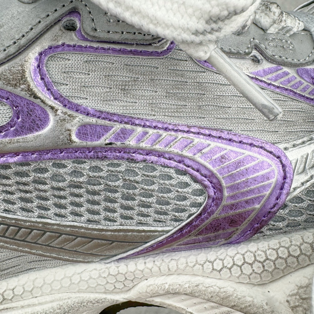 图片[13]-＃XA纯原 BALENCIAGA 3XL Sneakers 巴黎世家十代网布系带低帮走秀复古老爹鞋 全套原纸板楦头开发 最原汁原味的灵魂版型 全鞋荧光划线卡点 胶水把控整洁度追求极致完美 每一双都是工艺品 多重QC质检 超越公司货的品控标准 实实在在的免检产品 原盒原配 正确字体电绣 粗细、位置、大小正确 侧边TPU 透气孔匹配意产原版 正确分离大底 TPU软底 原版一致大底LOGO 立体感十足 原厂皮料水洗做旧 采购原厂网纱 不含皮革 网布材料和聚氨酯 磨损效果 鞋头边缘和后帮 Balenciaga 徽标 鞋面和后跟凸印尺码 鞋舌 3XL 橡胶品牌标识和反光细节 鞋帮拉袢和鞋舌拉祥 配反光细节 备用鞋带在鞋履前侧 可在穿着前取下 便于不同造型搭配 正常尺码 尺码：35 36 37 38 39 40 41 42 43 44 45 46-选品中心