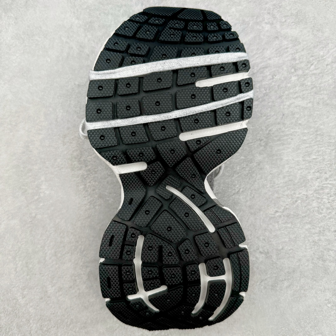 图片[9]-＃XA纯原 BALENCIAGA 3XL Sneakers 巴黎世家十代网布系带低帮走秀复古老爹鞋 全套原纸板楦头开发 最原汁原味的灵魂版型 全鞋荧光划线卡点 胶水把控整洁度追求极致完美 每一双都是工艺品 多重QC质检 超越公司货的品控标准 实实在在的免检产品 原盒原配 正确字体电绣 粗细、位置、大小正确 侧边TPU 透气孔匹配意产原版 正确分离大底 TPU软底 原版一致大底LOGO 立体感十足 原厂皮料水洗做旧 采购原厂网纱 不含皮革 网布材料和聚氨酯 磨损效果 鞋头边缘和后帮 Balenciaga 徽标 鞋面和后跟凸印尺码 鞋舌 3XL 橡胶品牌标识和反光细节 鞋帮拉袢和鞋舌拉祥 配反光细节 备用鞋带在鞋履前侧 可在穿着前取下 便于不同造型搭配 正常尺码 尺码：35 36 37 38 39 40 41 42 43 44 45 46-选品中心