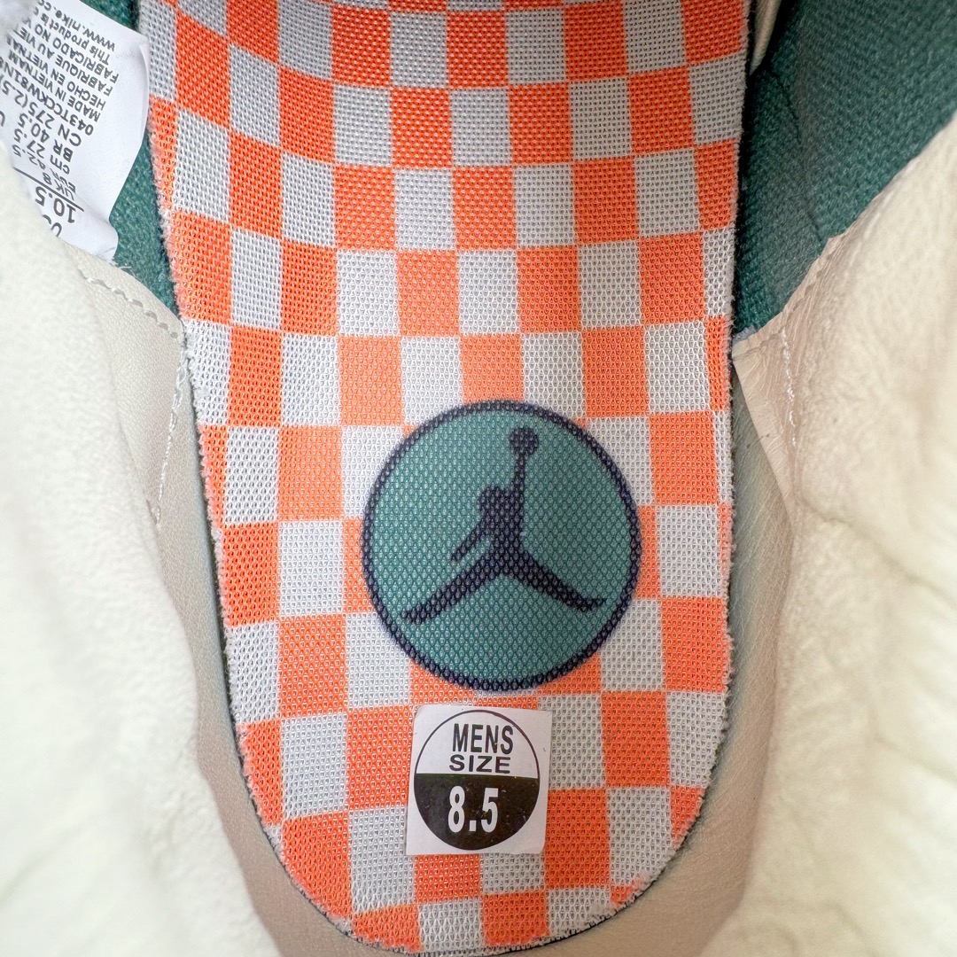 图片[17]-＃OG纯原 Nina Chanel Abney x Air Jordan AJ3 OG SP WMNS 艺术家联名绿色 货号：FZ7974-300 原楦原纸板开发 确保原汁原味 原厂皮料质感色泽绝无偏差 完美中底拉帮 原厂中底钢印 原档案大底 如假白送 大底纹路 气垫通透度PU的回弹性均百分百还原 原厂电绣鞋舌飞人刺绣针数立体讲究精细欢迎对比正品原鞋 尺码：36 36.5 37.5 38 38.5 39 40 40.5 41 42 42.5 43 44 44.5 45 46 47.5-选品中心